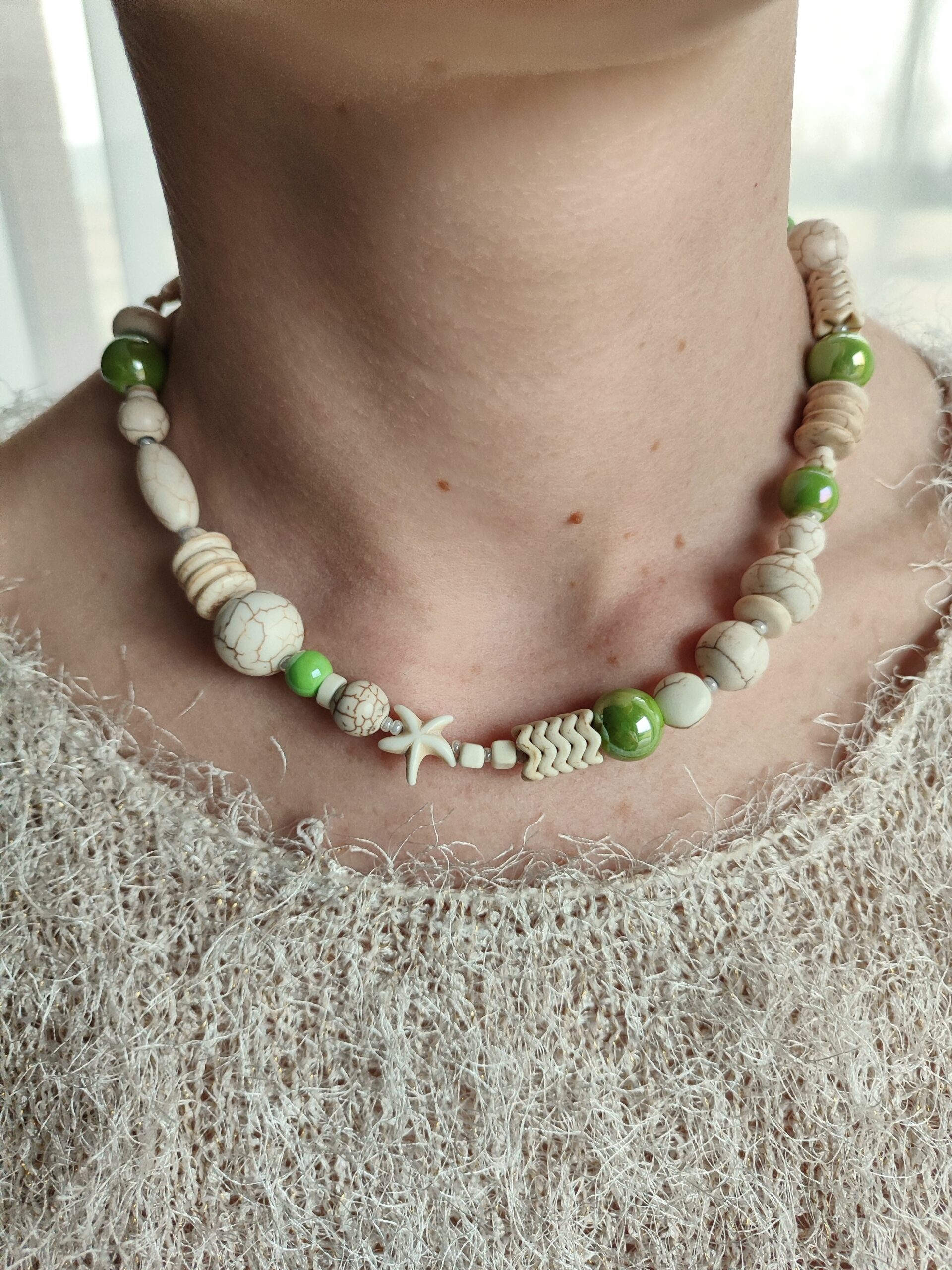 Žalsvos keramikos ir hovlito vėrinys - Image 2