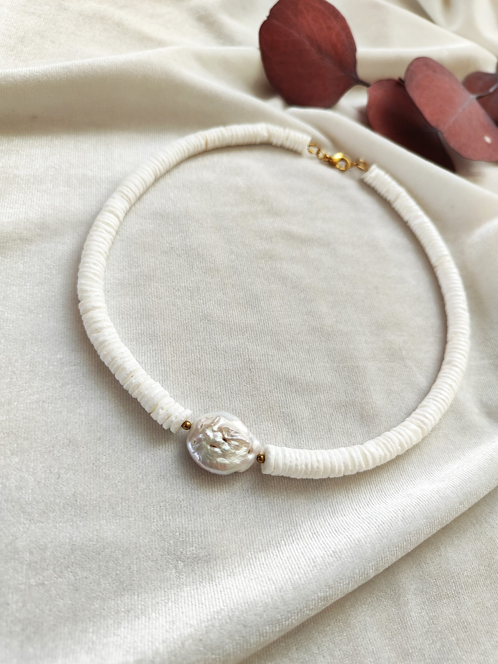 Stilingas, baltas vėrinys