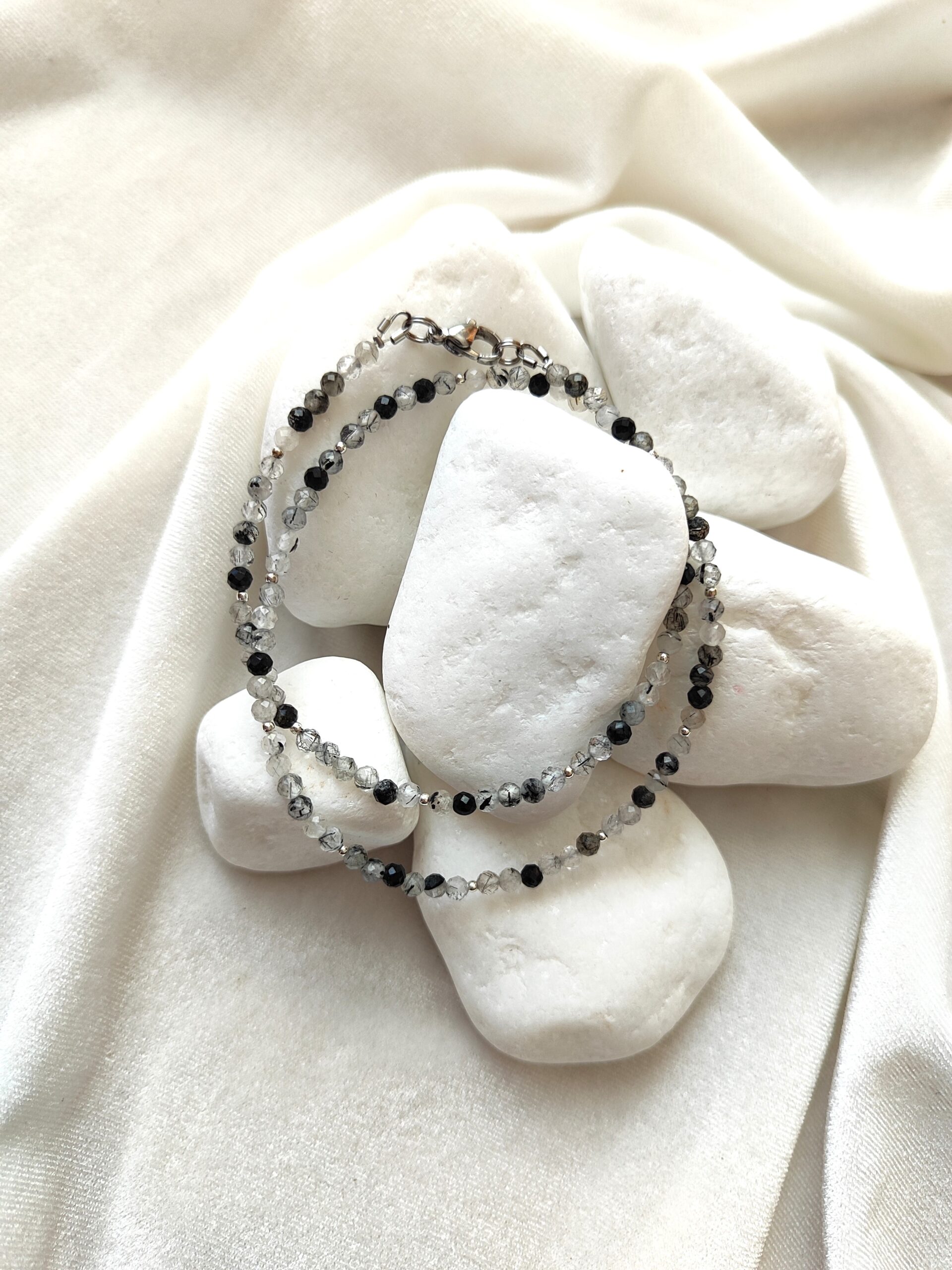 Turmalino kvarco vėrinys