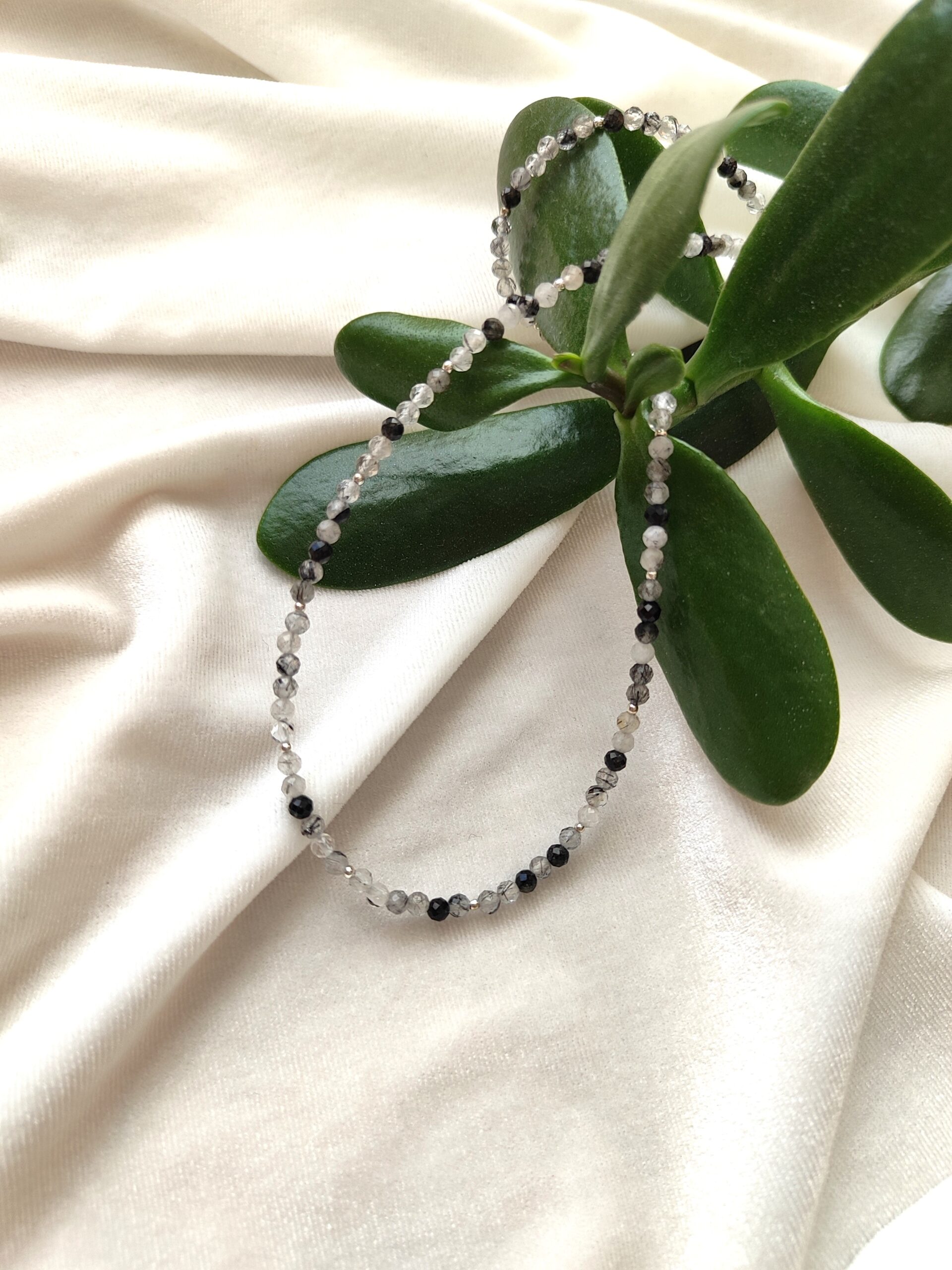 Turmalino kvarco vėrinys