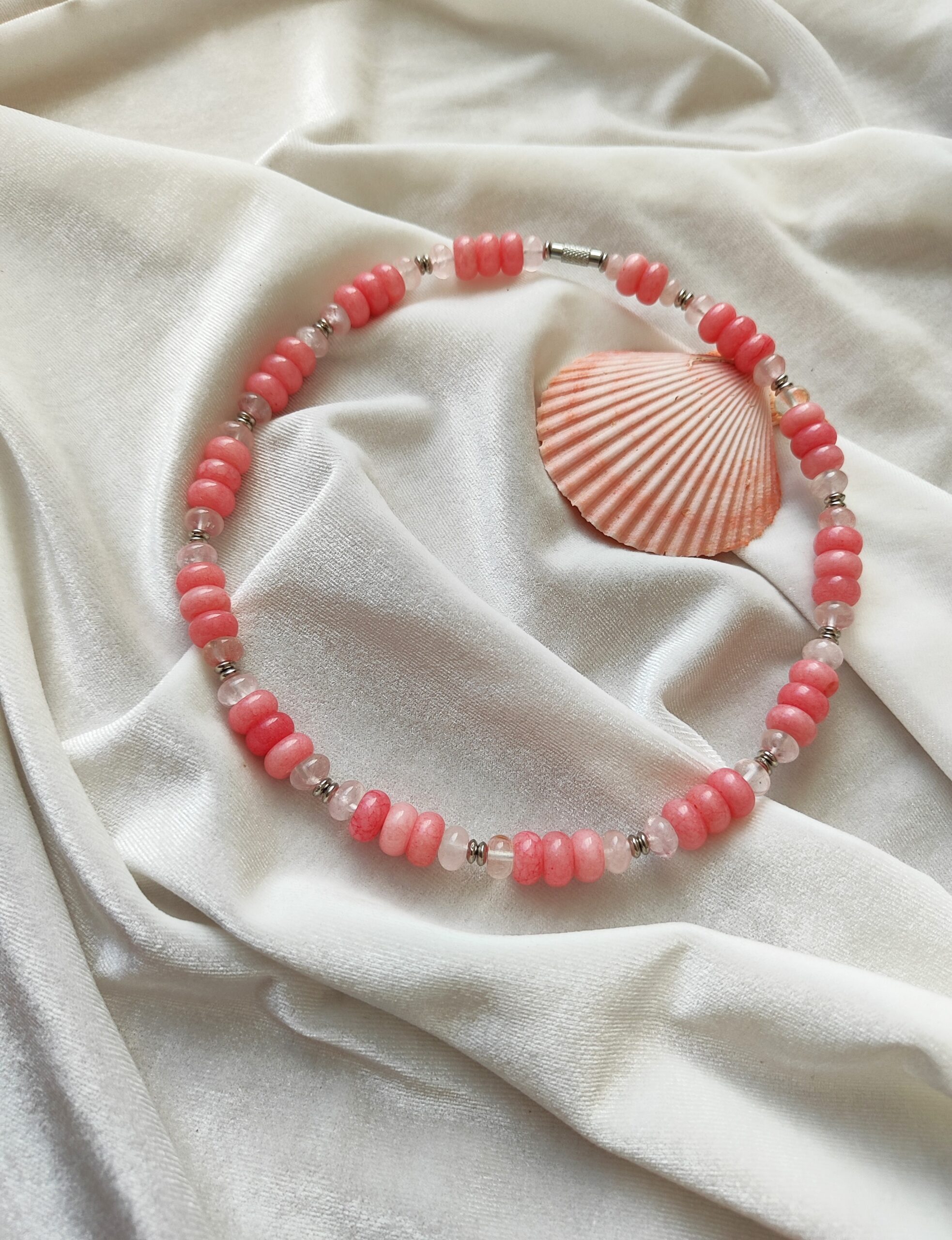 Rožinio kvarco vėrinys