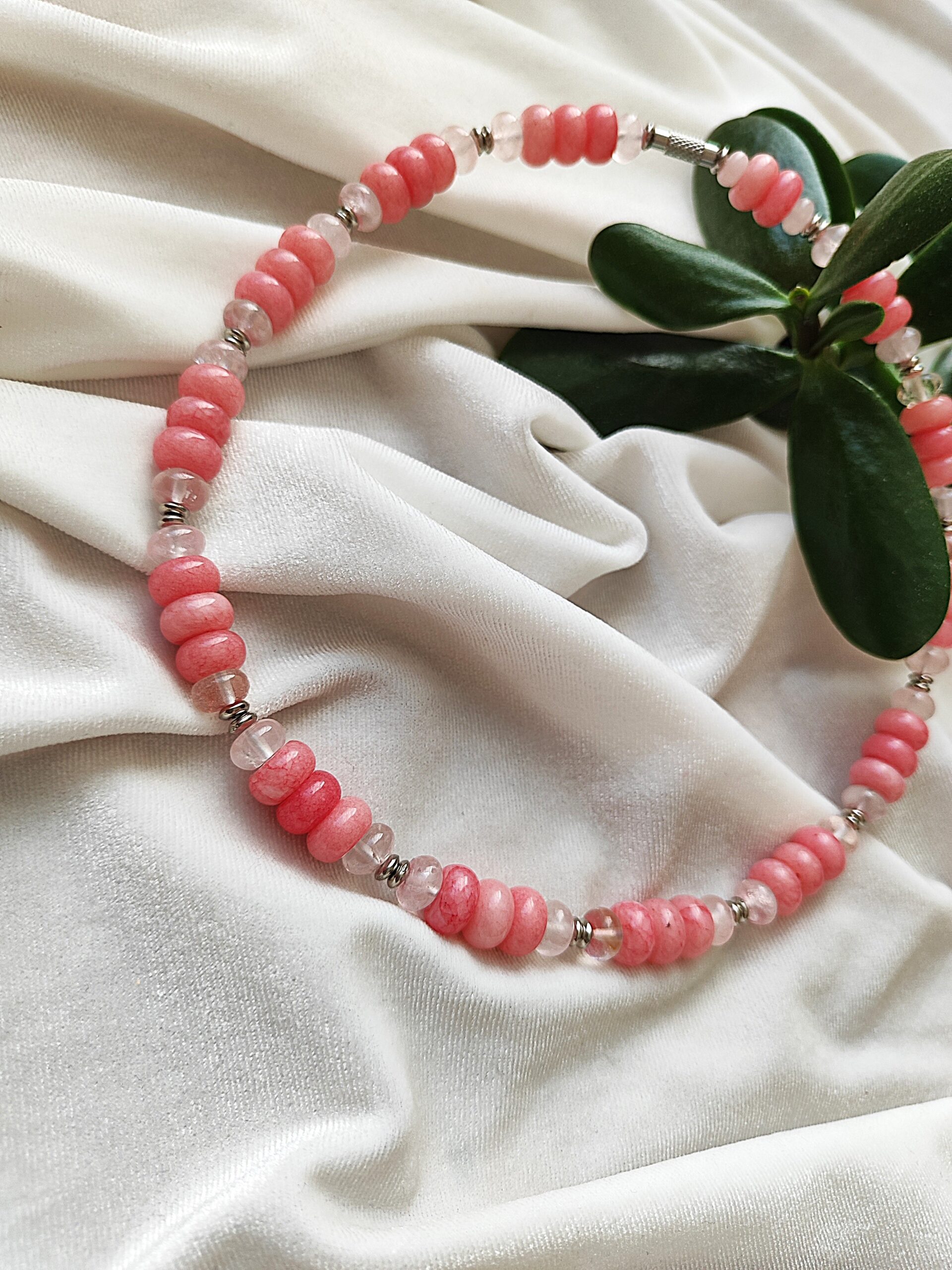 Rožinio kvarco vėrinys