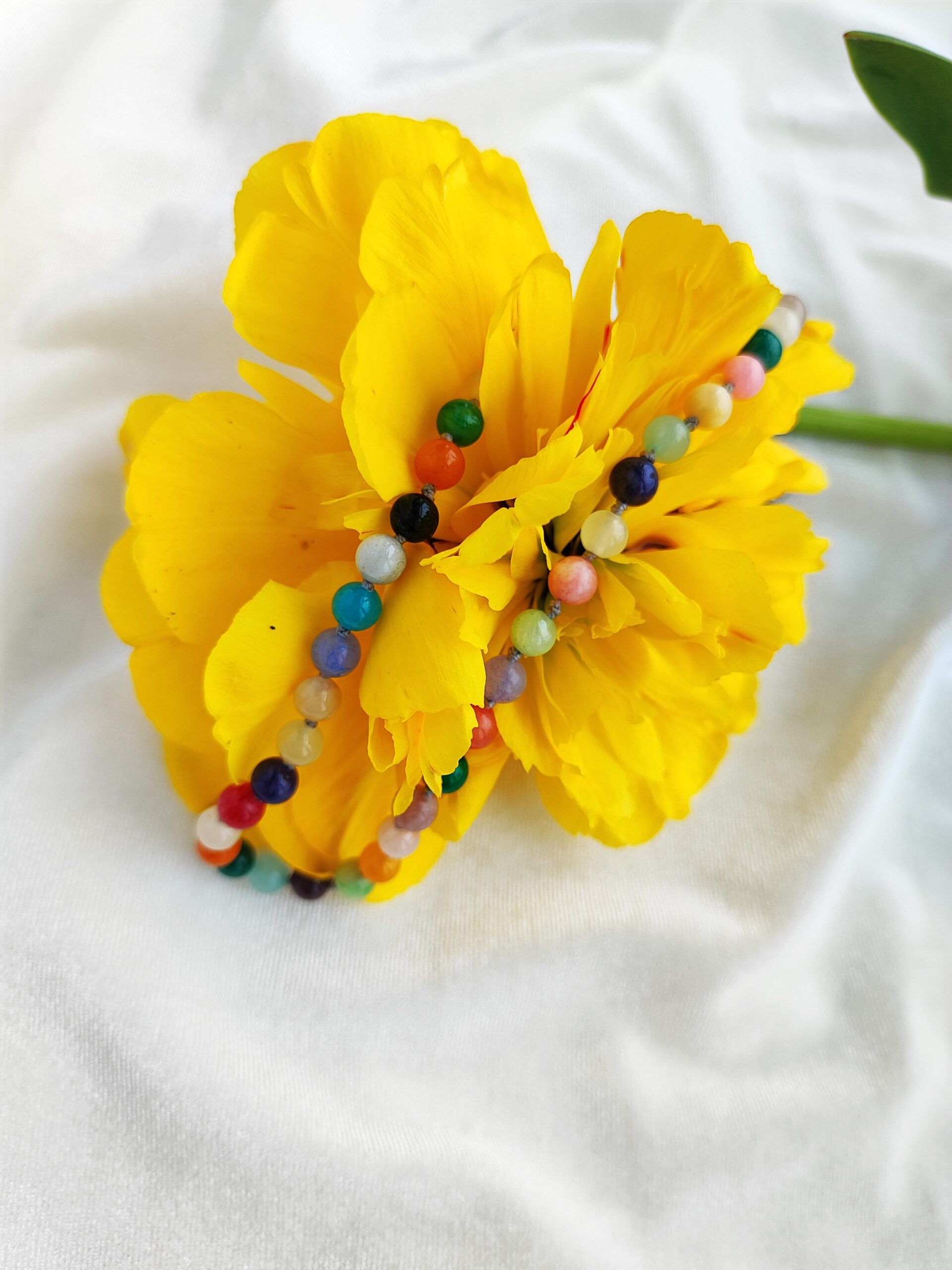 Spalvoto žadeito vėrinys