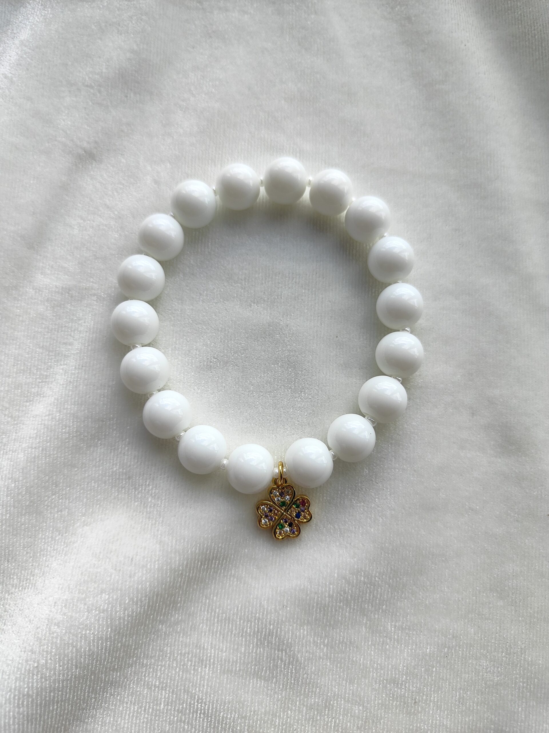 Onikso apyrankė su pakabuku