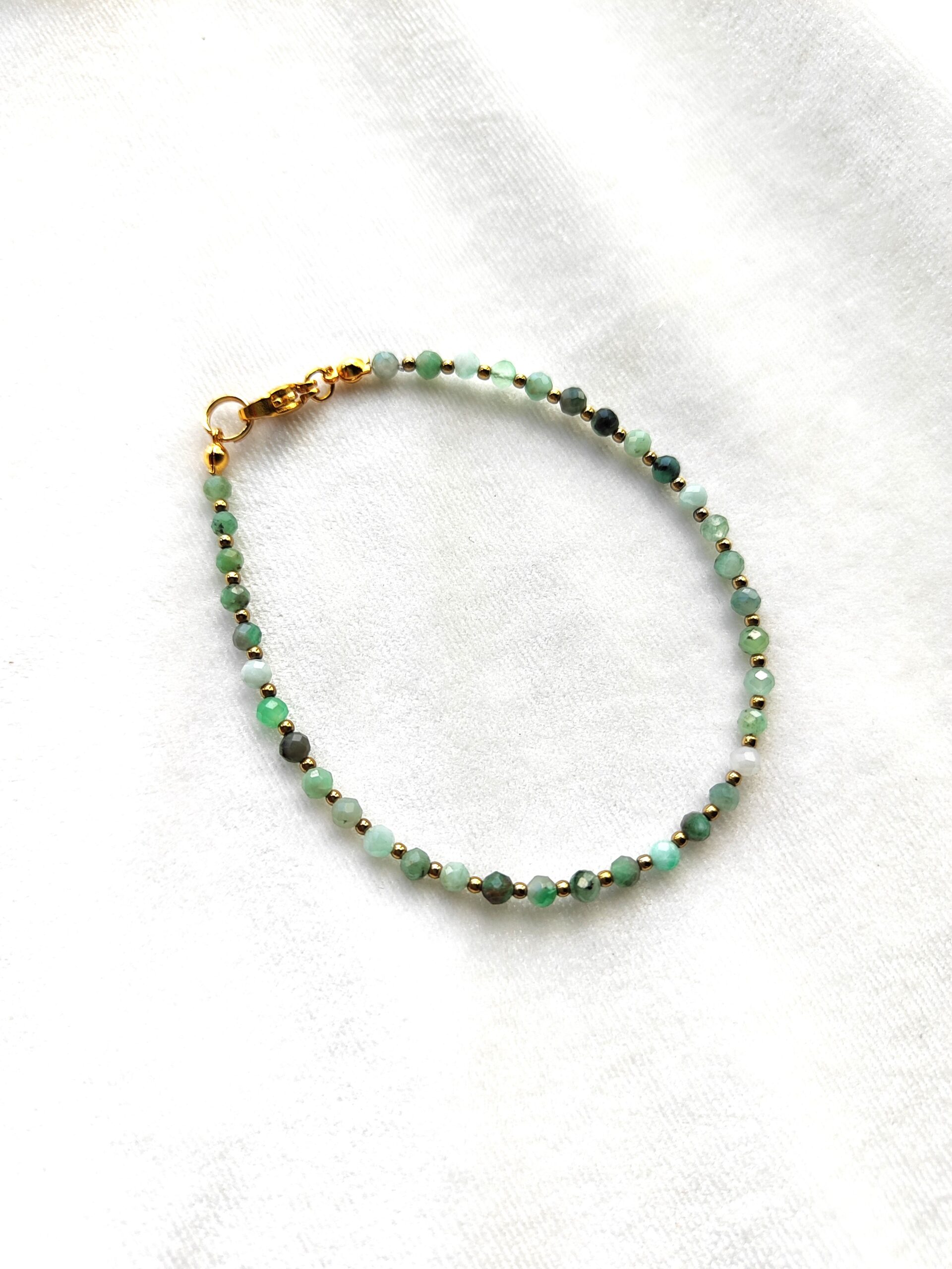 Hematito ir smaragdo apyrankė