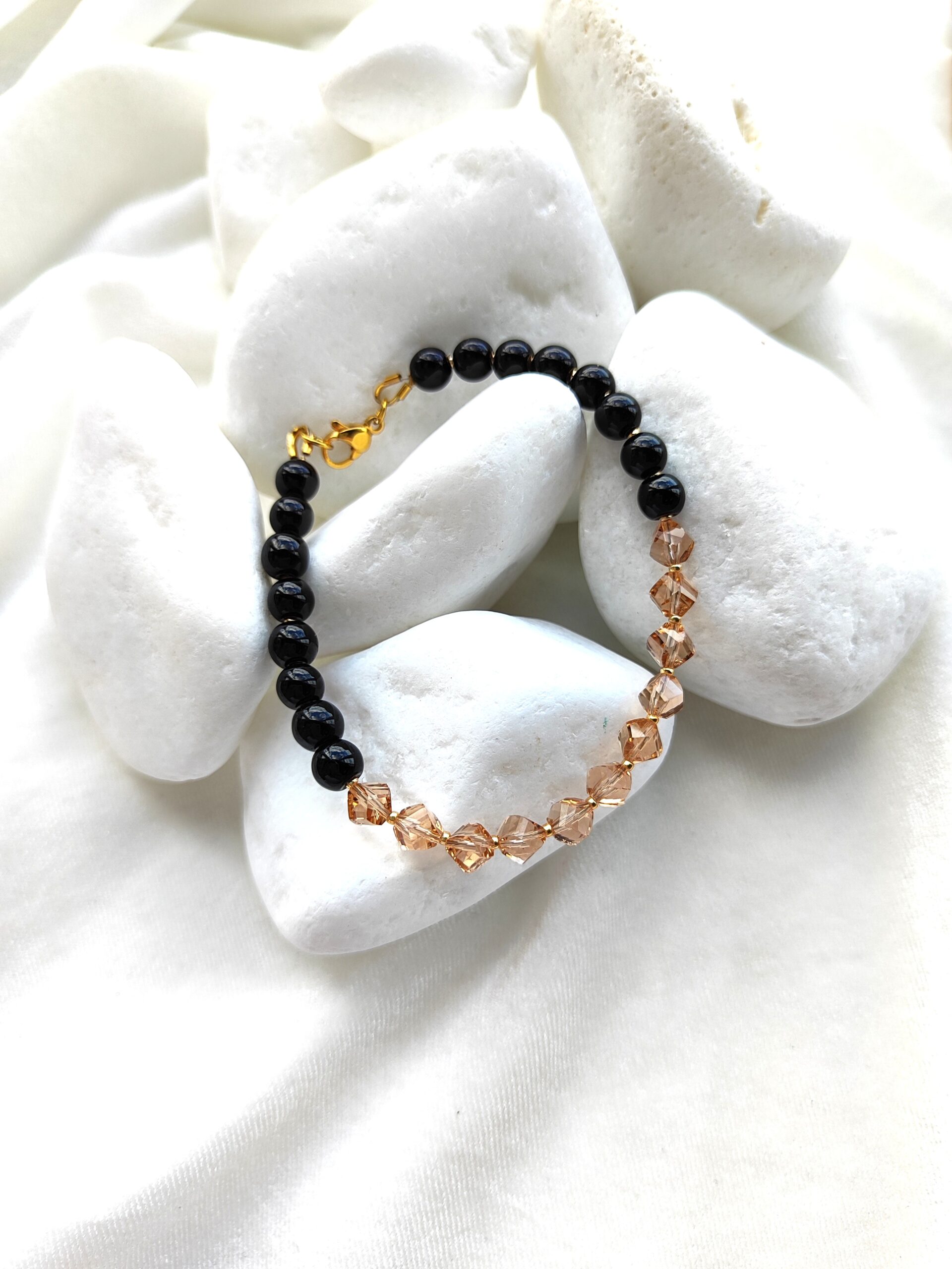 Stiklo ir onikso apyrankė