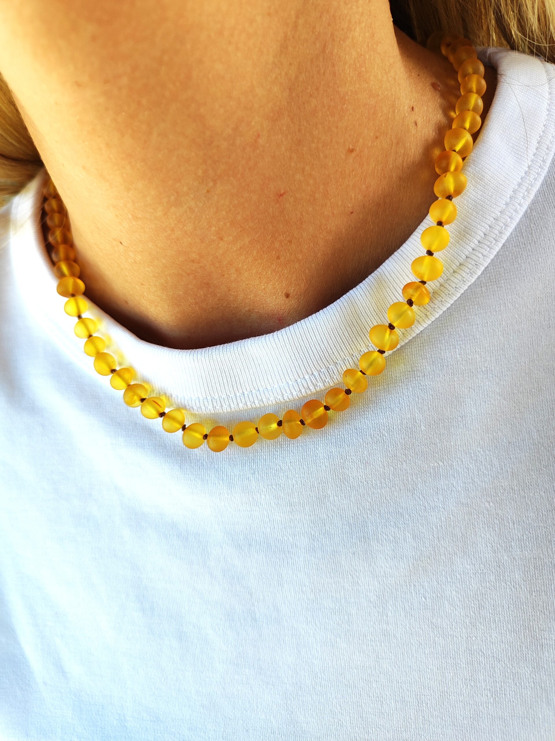 Šviesaus gintaro vėrinys