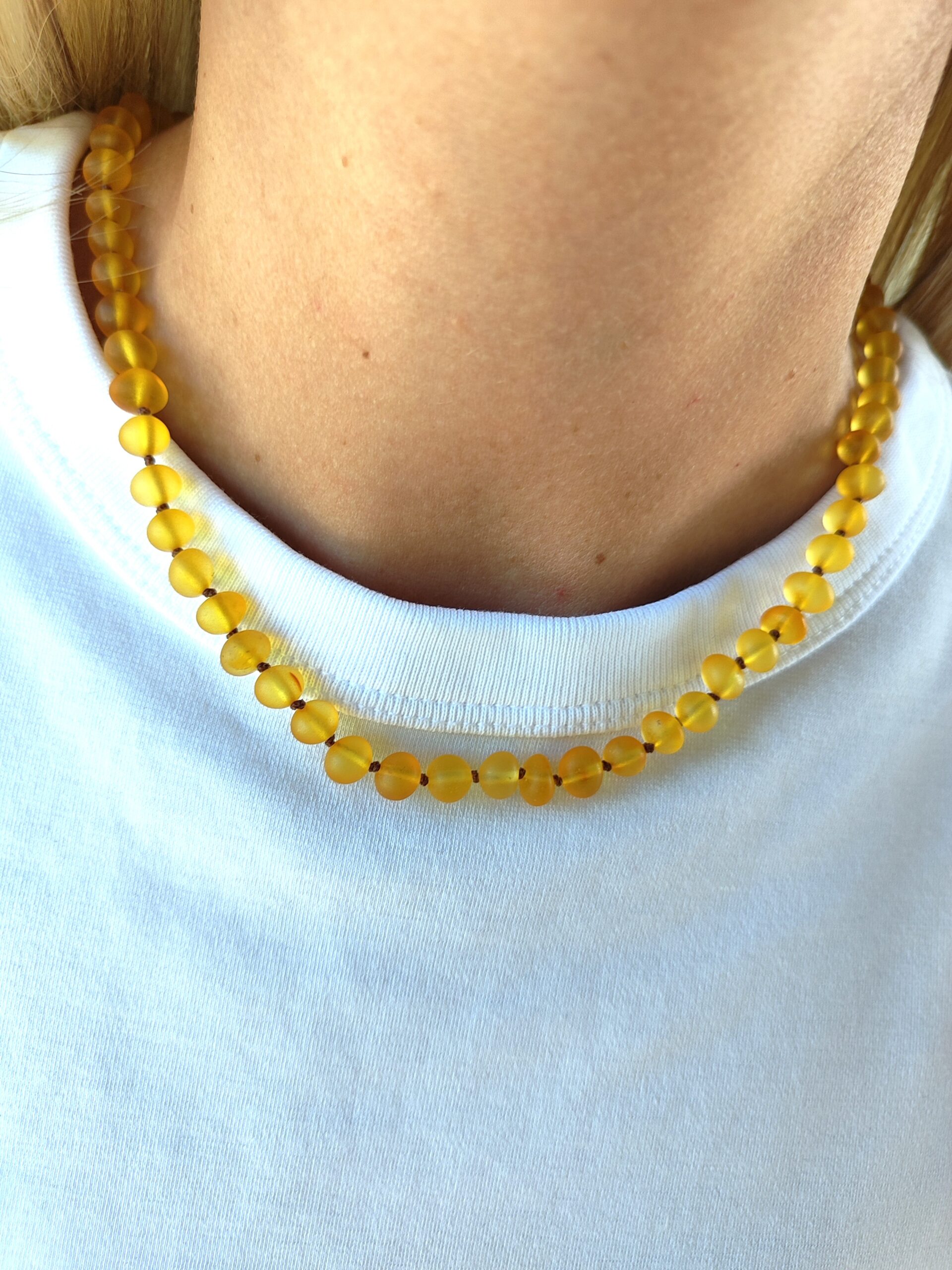 Šviesaus gintaro vėrinys