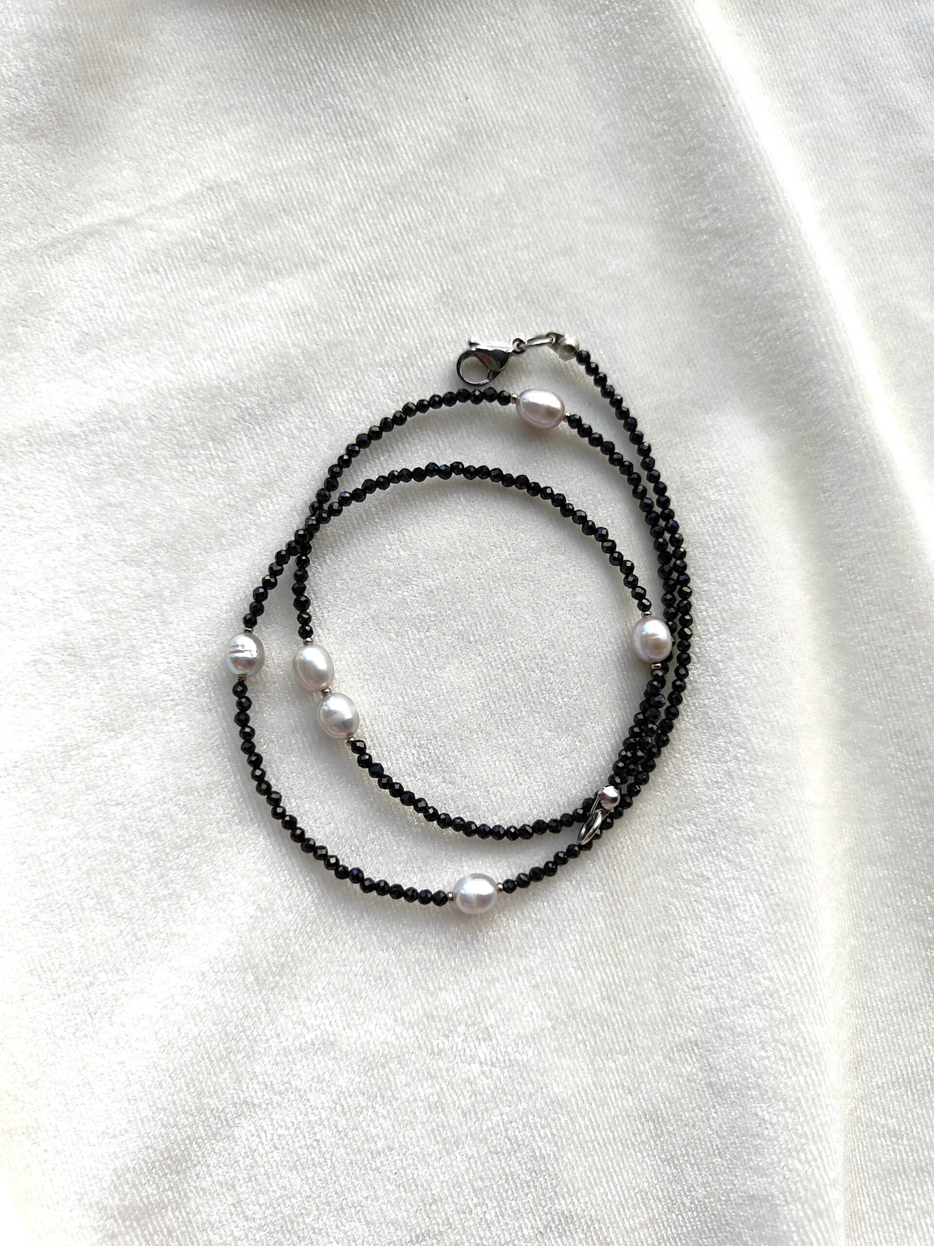 Špinelio ir upinių perlų vėrinys