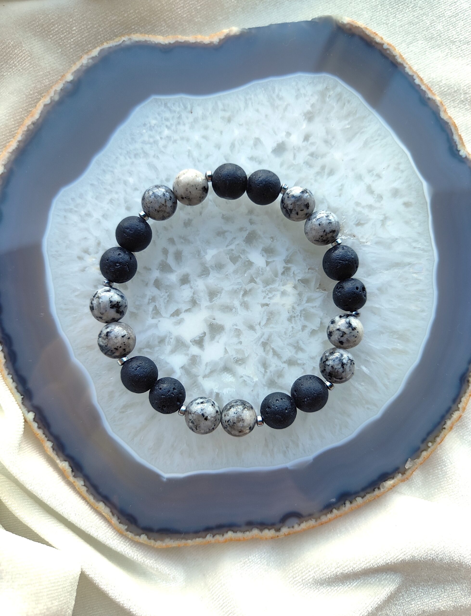 Žadeito ir lavos apyrankė