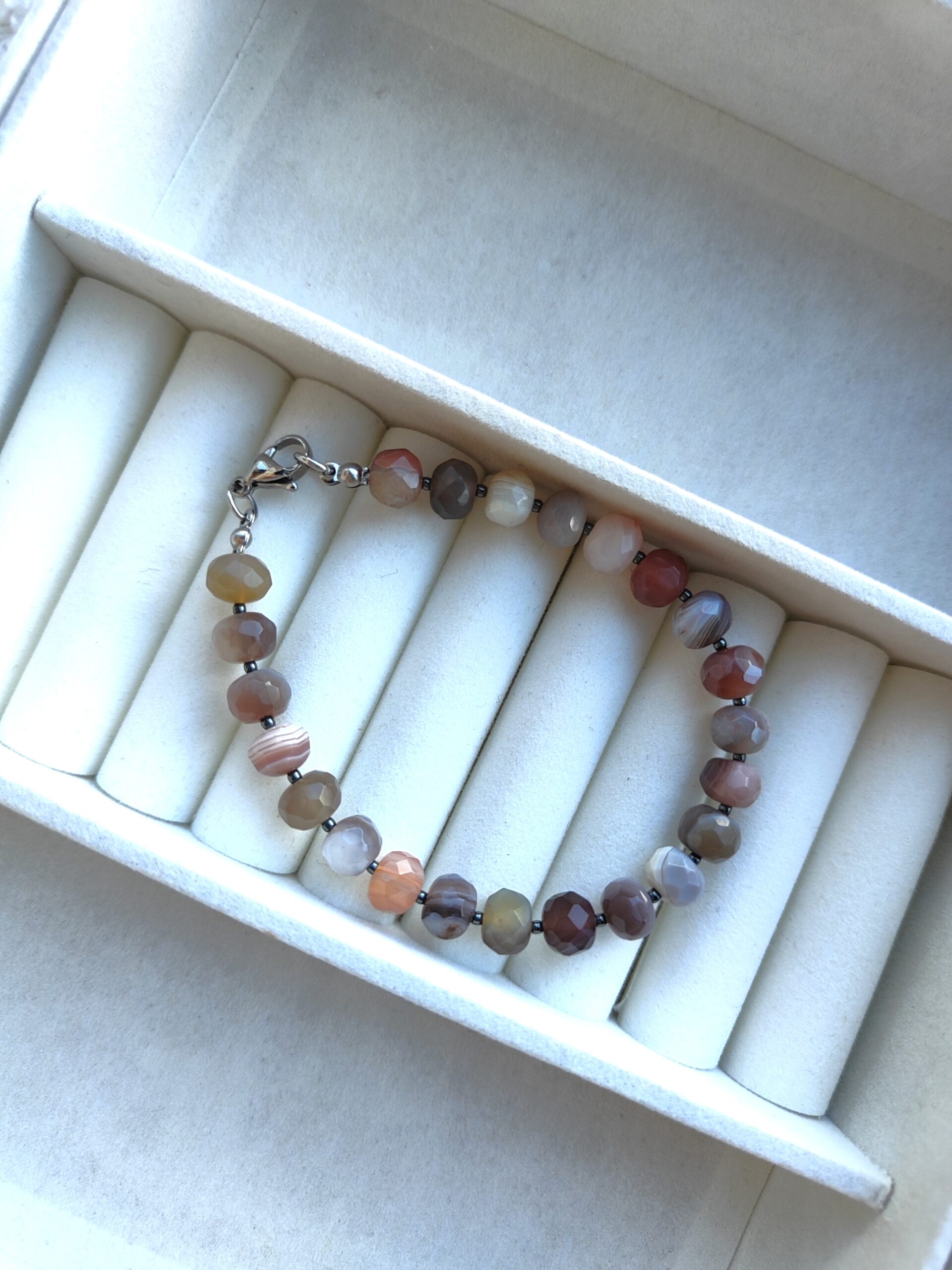 Botsvanos agato apyrankė