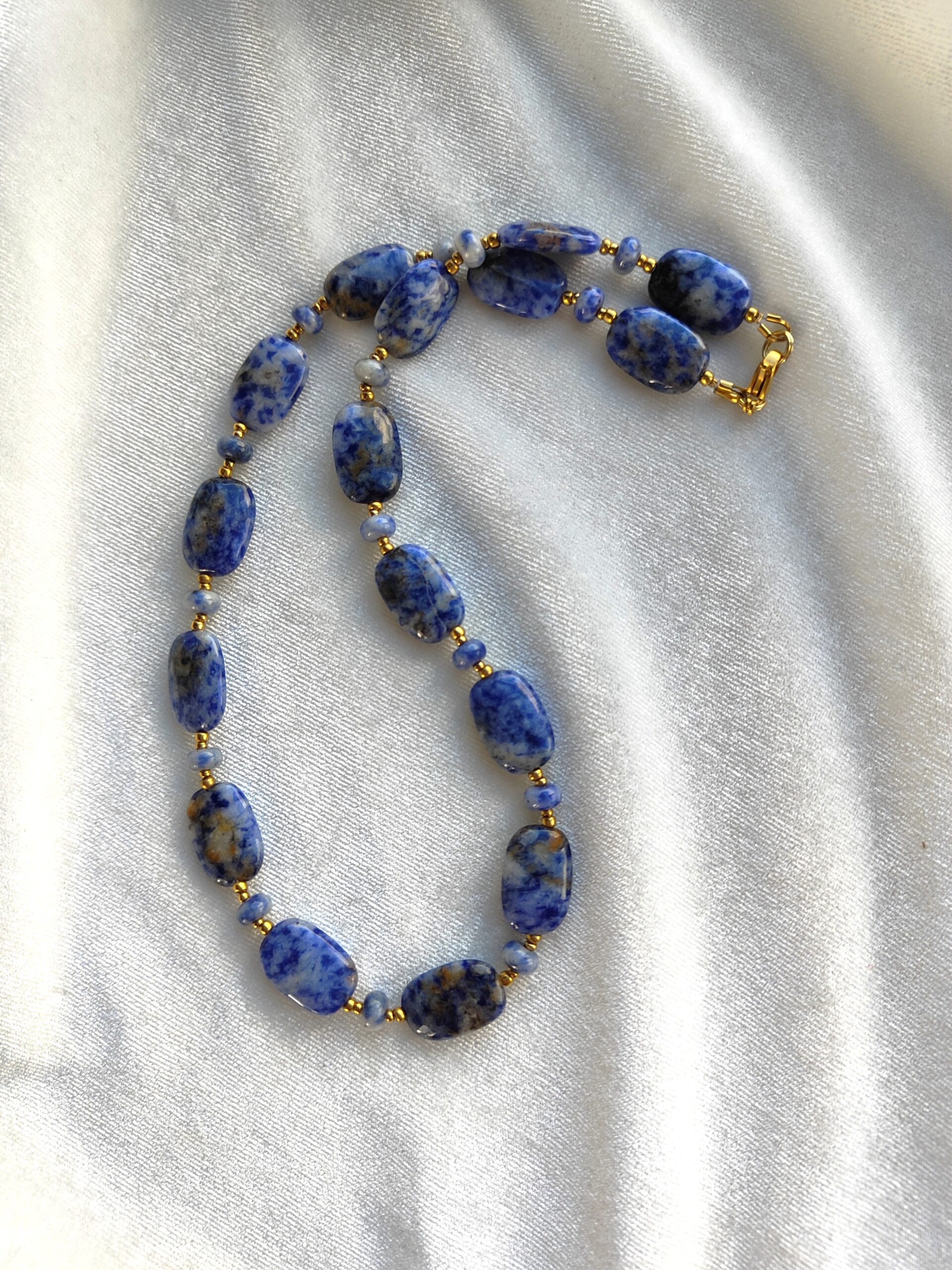 Margo jaspio kaklo papuošalas