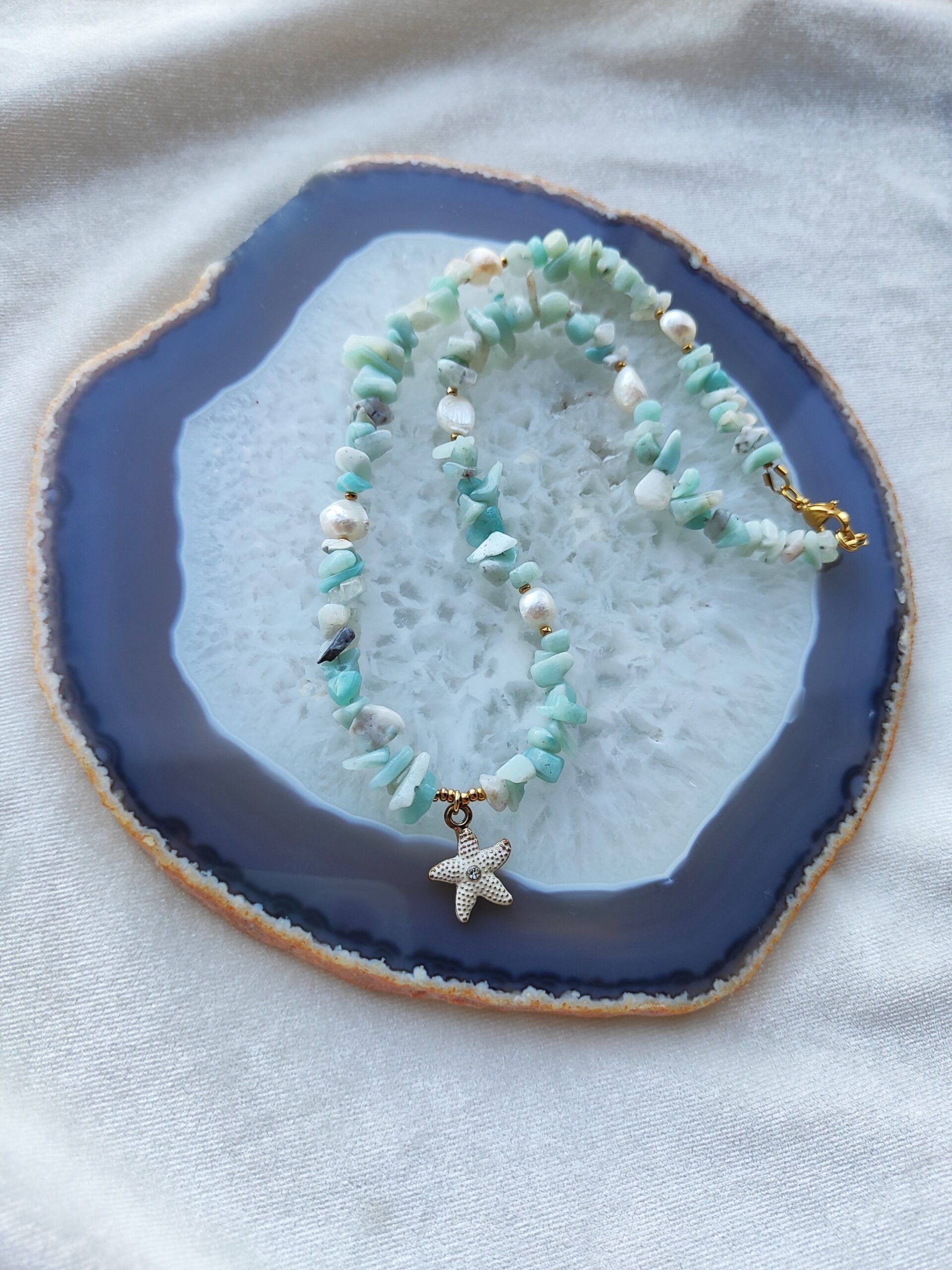 Amazonito vėrinys su pakabuku