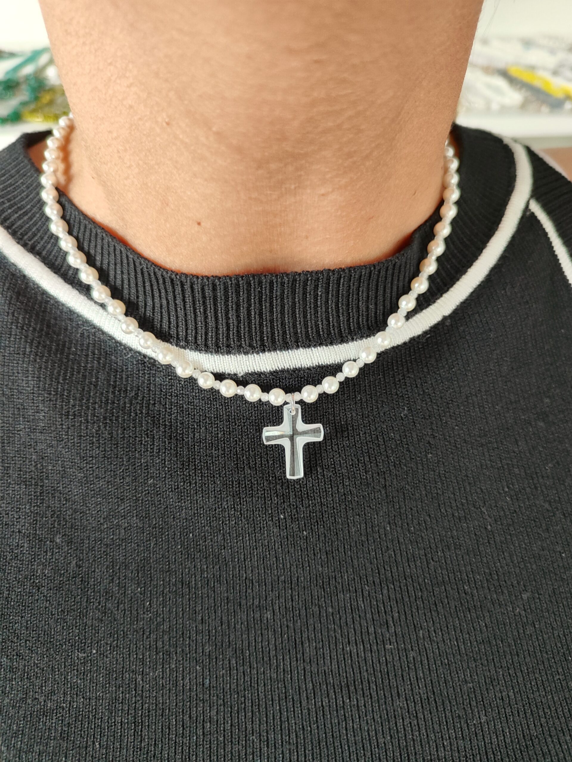 Perlų ir cirkonio vėrinys su kryželiu