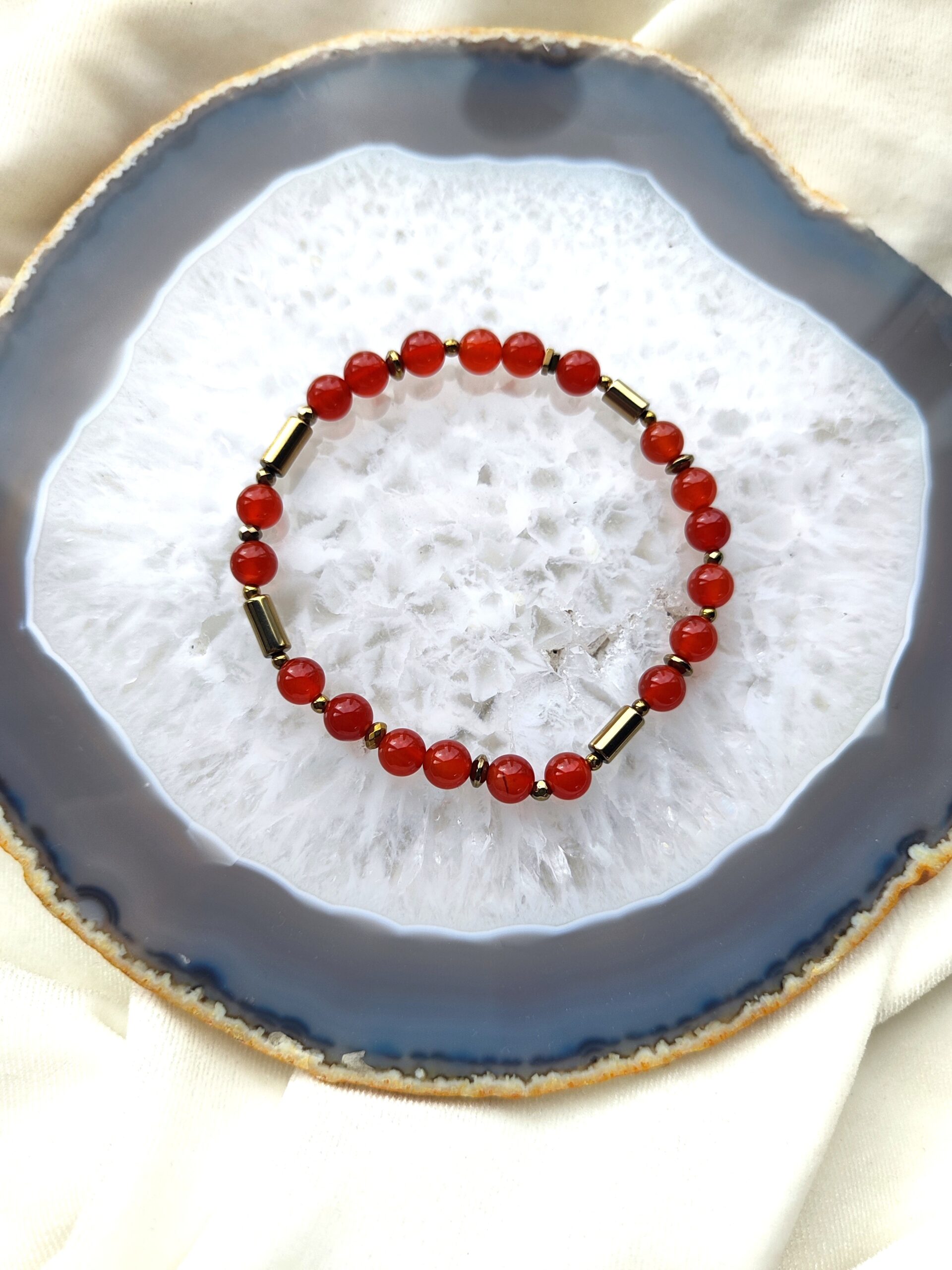 Karneolio ir hematito apyrankė