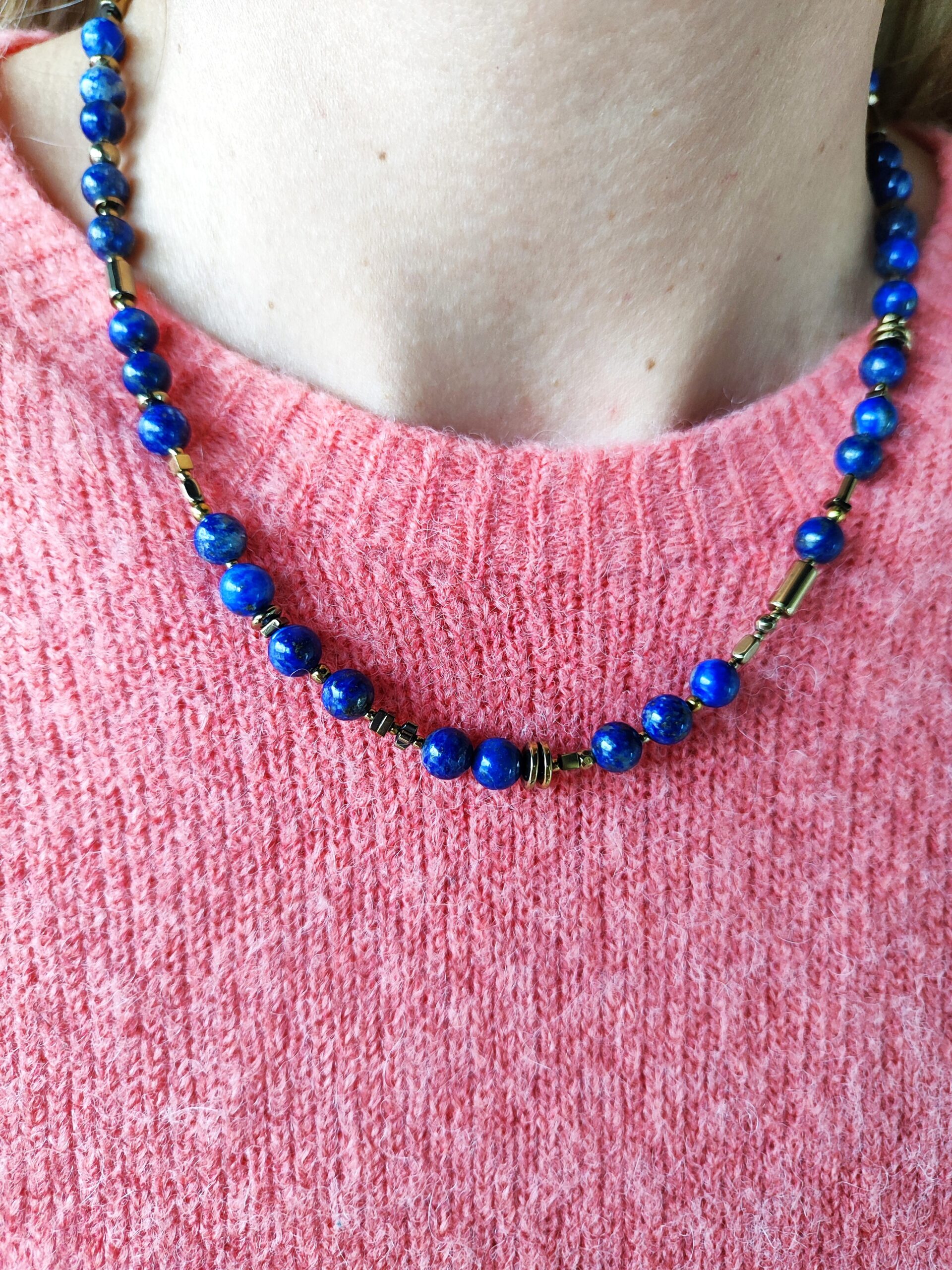 Lazurito ir hematito vėrinys