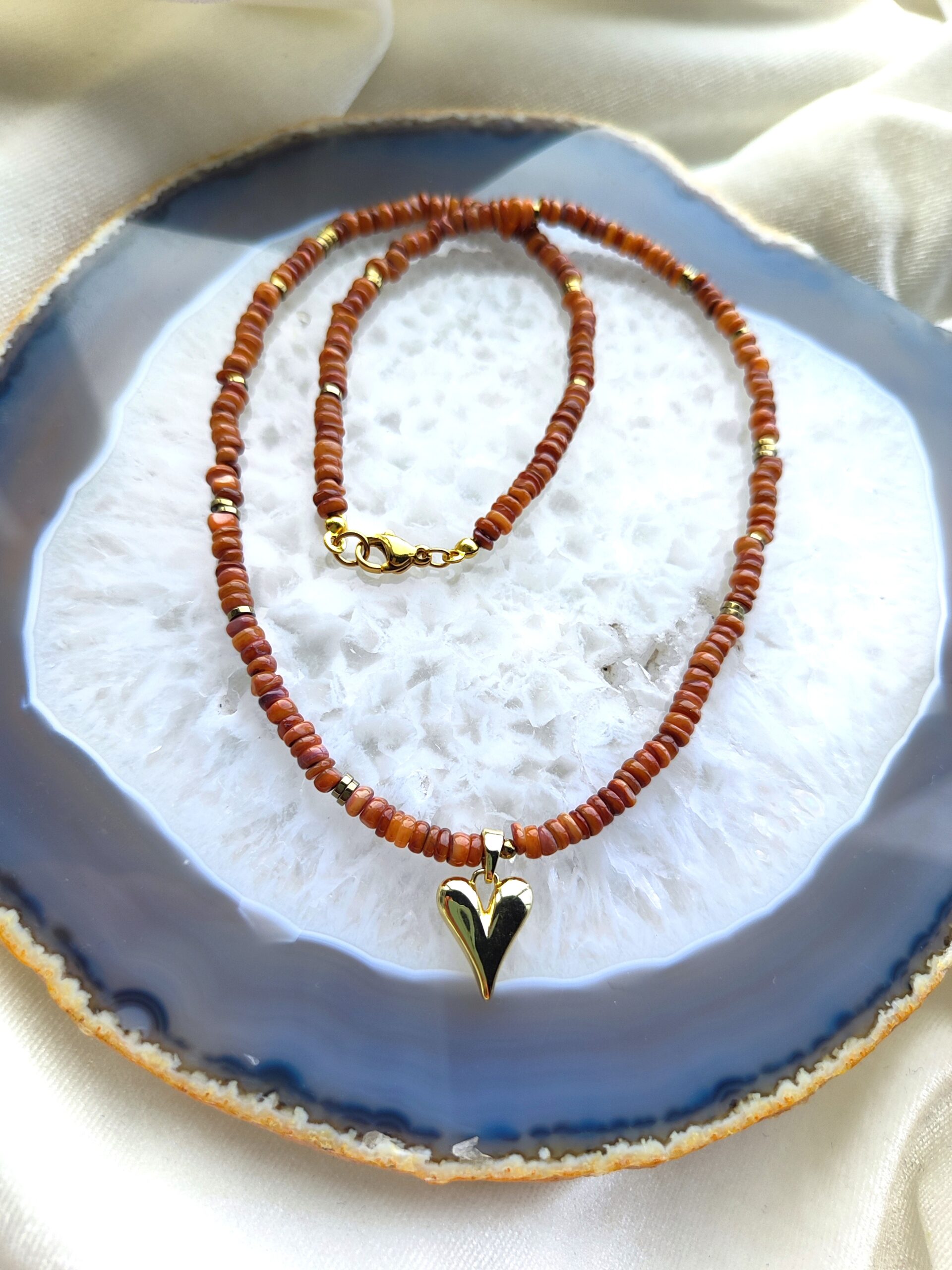 Rusvos kriauklės vėrinys