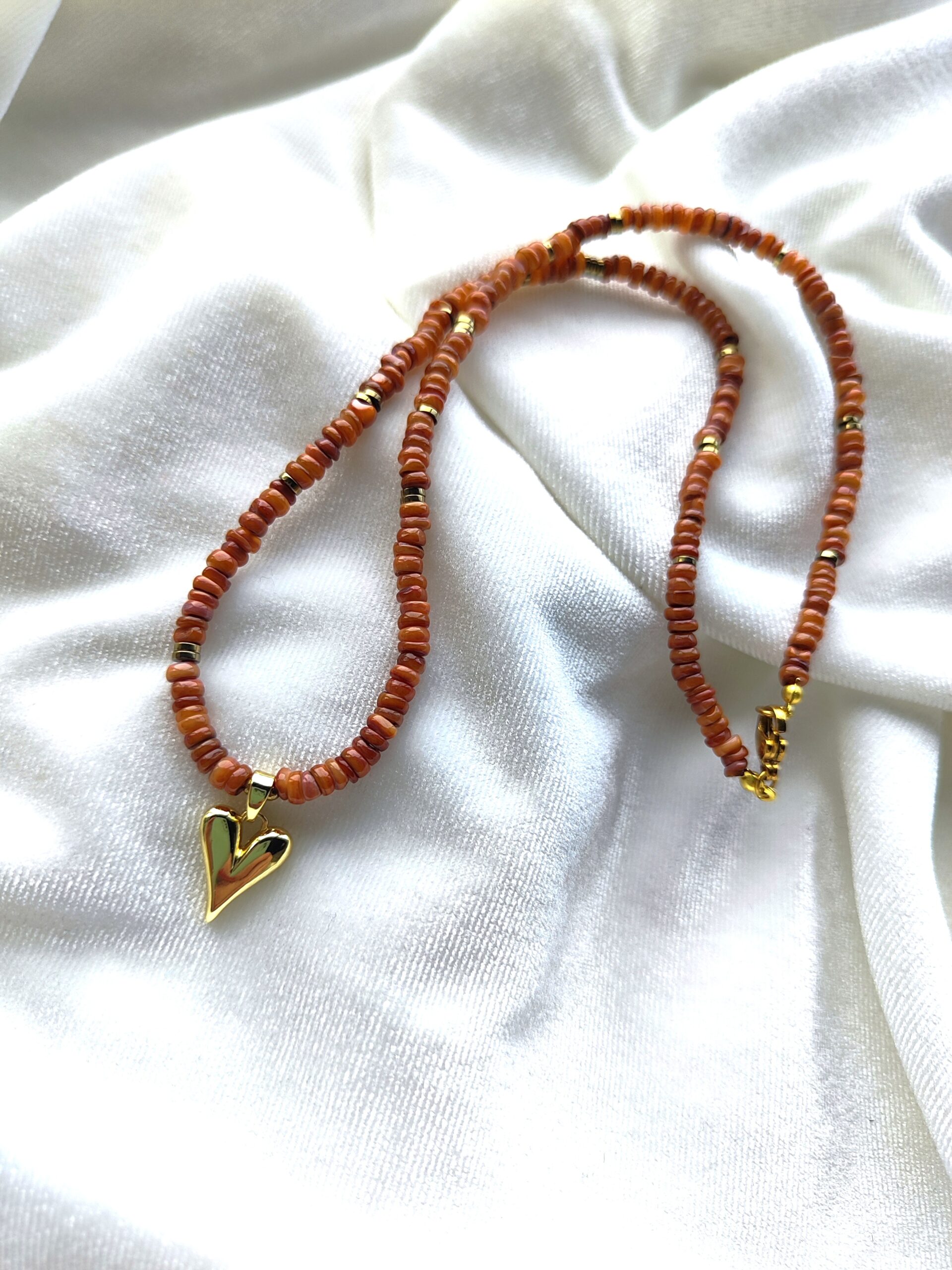 Rusvos kriauklės vėrinys