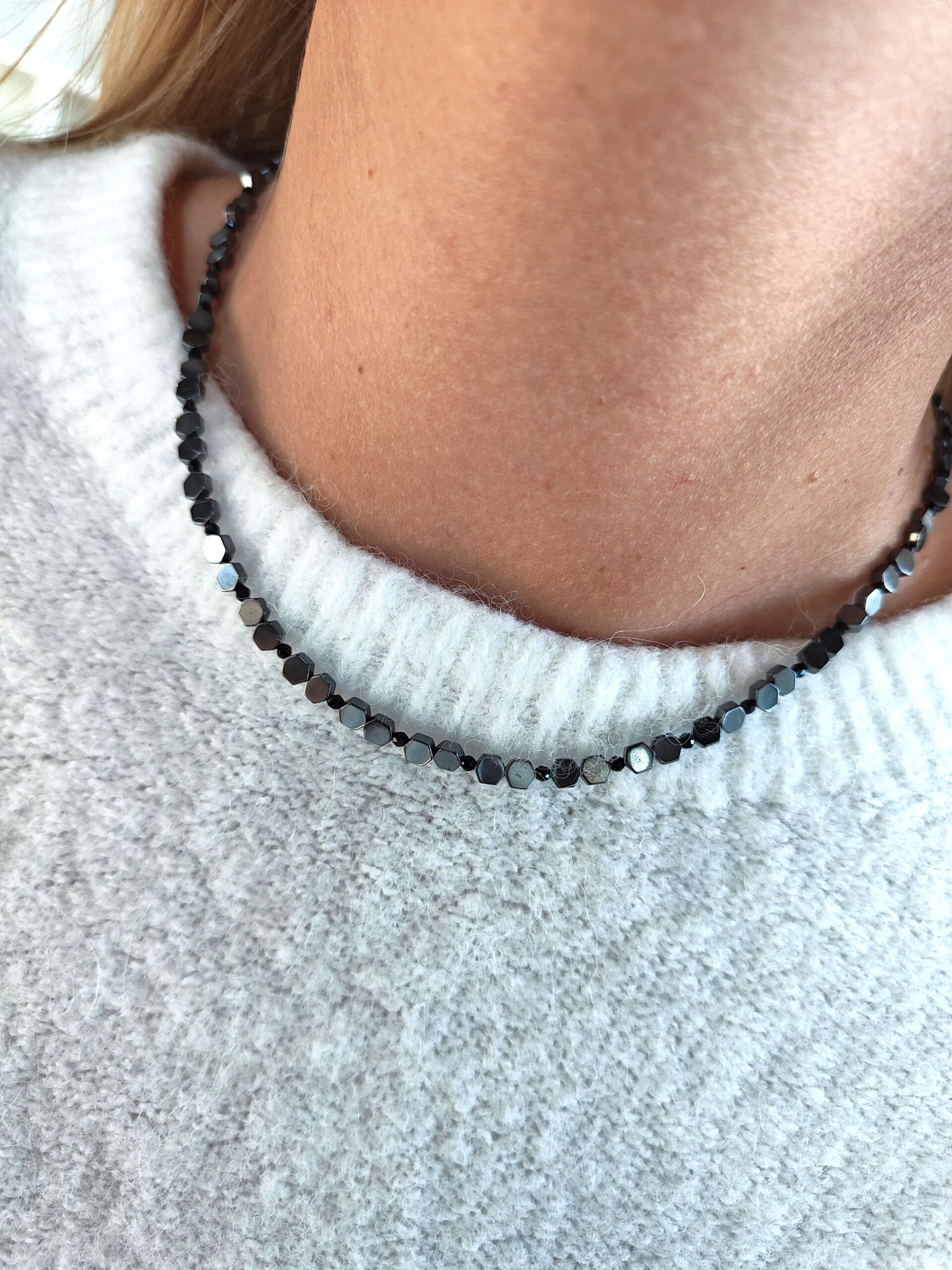 Hematito ir špinelio vėrinys