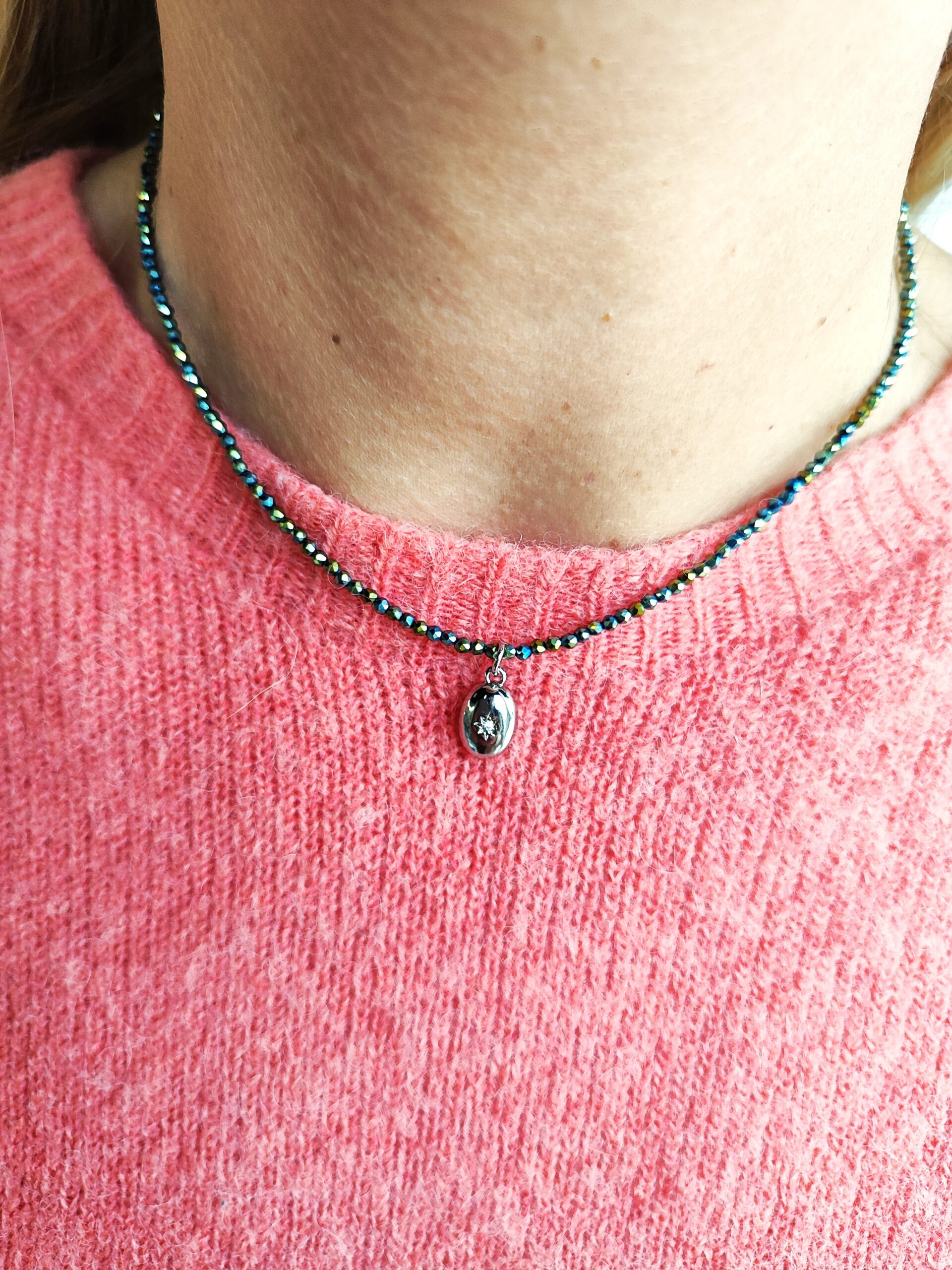 Žalsvas stiklo vėrinys