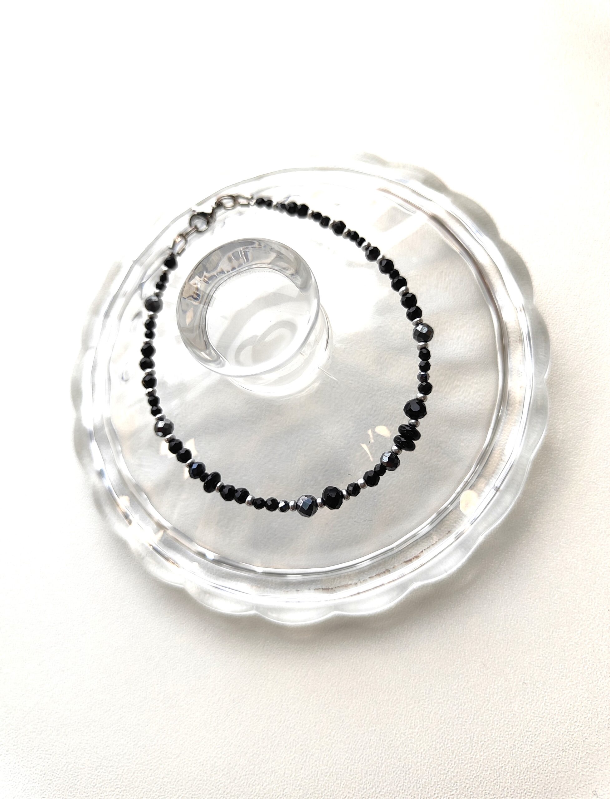 Smulki ir subtili apyrankė