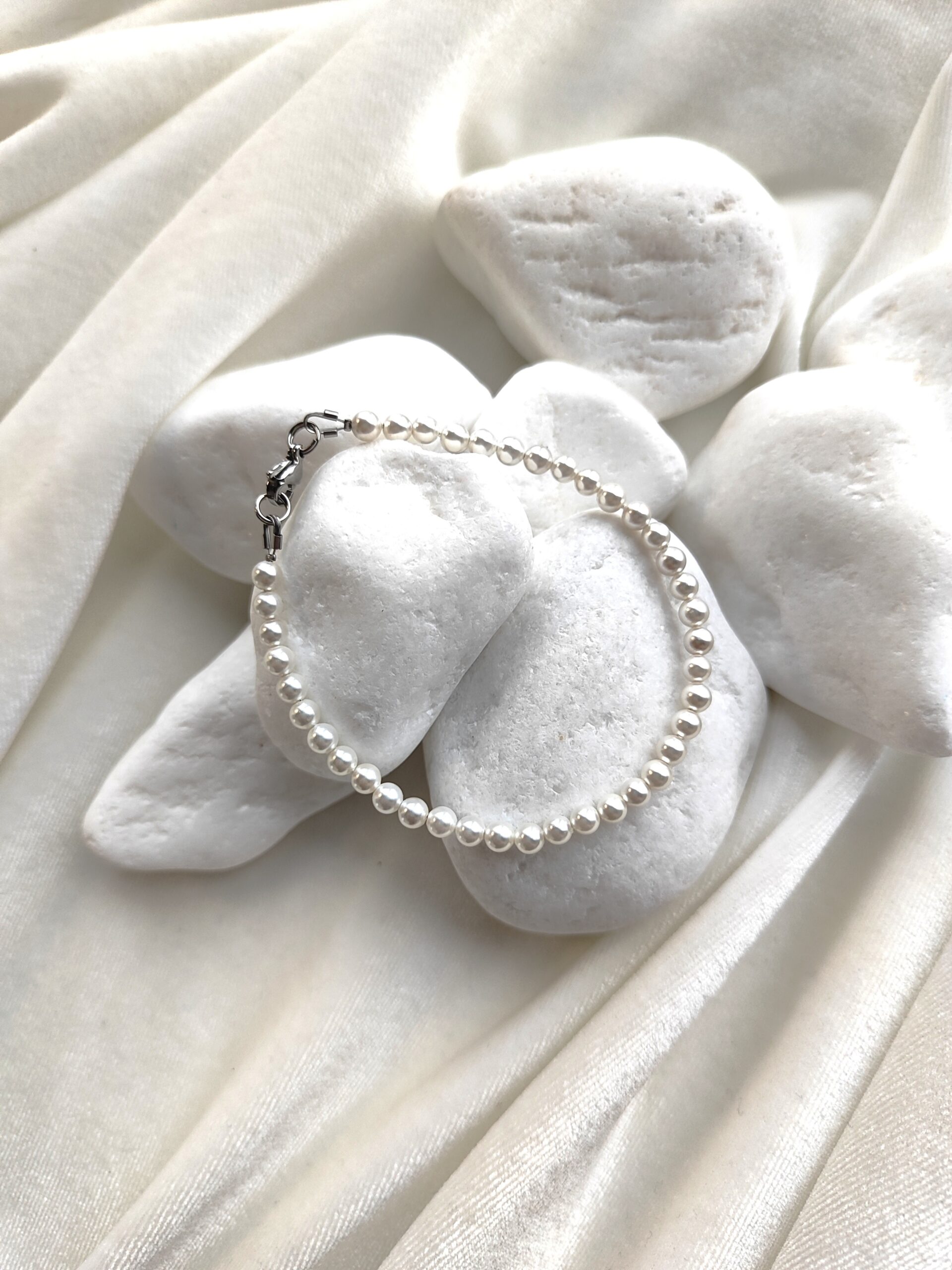 Smulki perliukų apyrankė