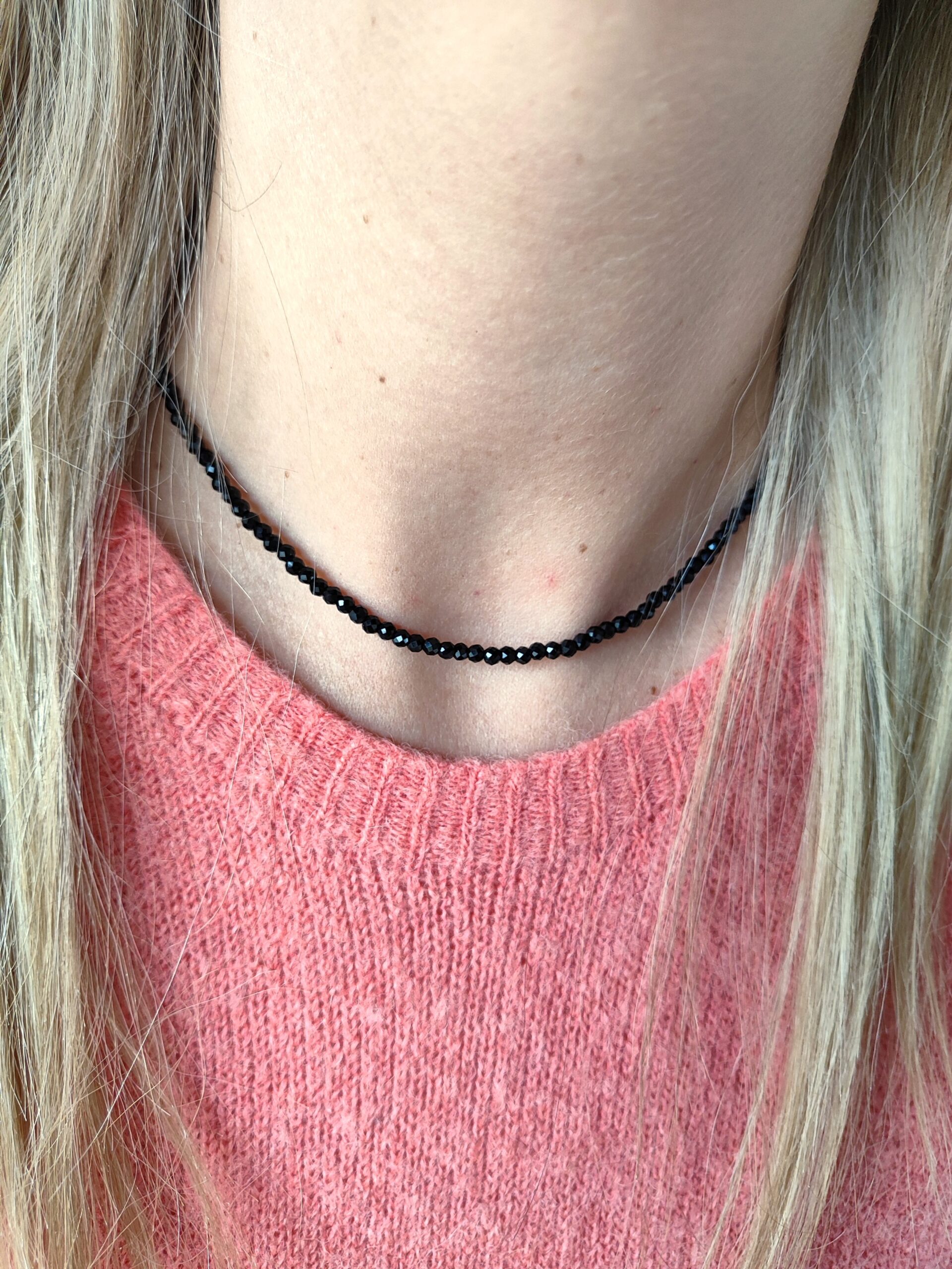 Juodo špinelio vėrinys