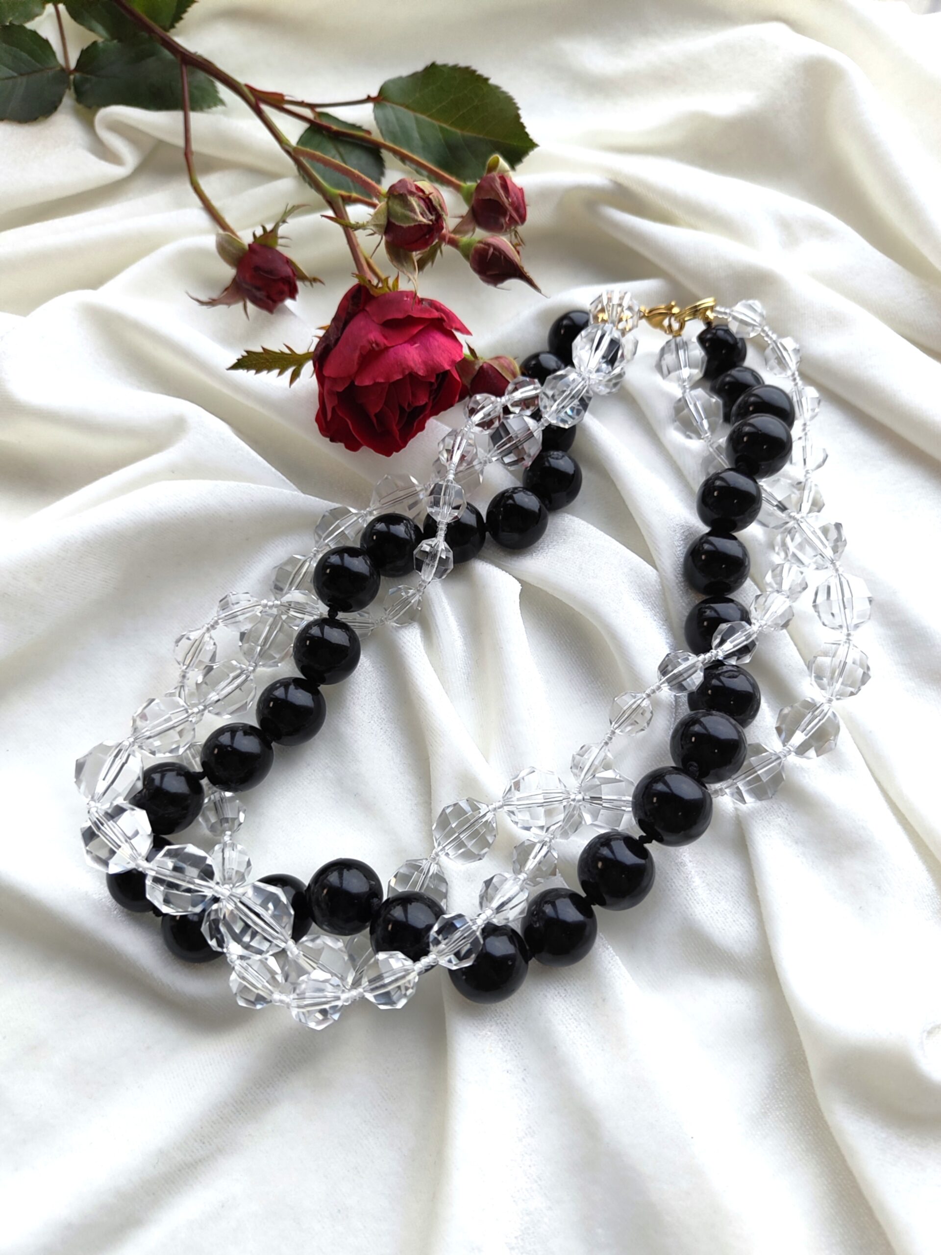 Masyvus stiklo ir onikso vėrinys