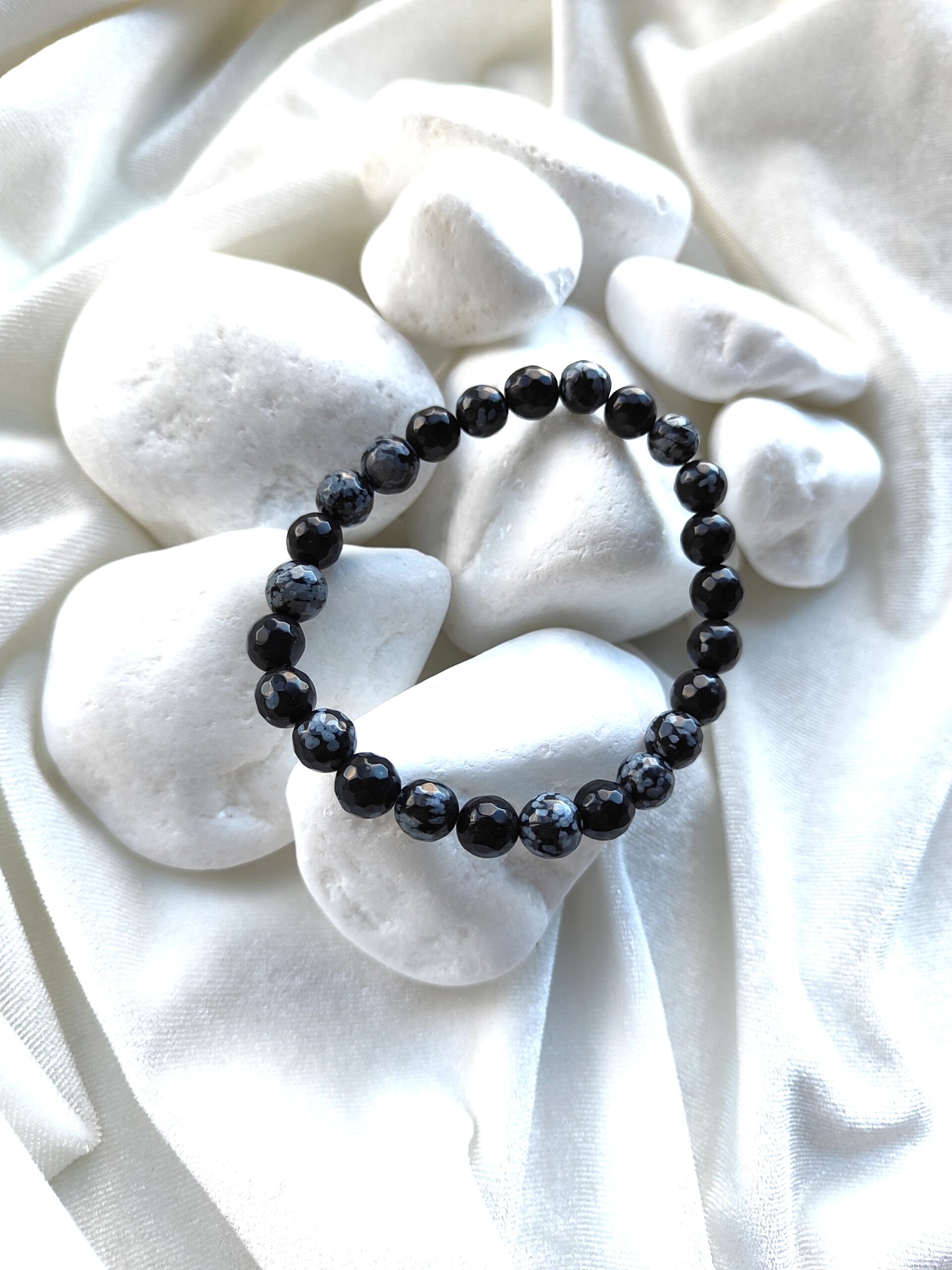 Facetuoto snaiginio obsidiano apyrankė