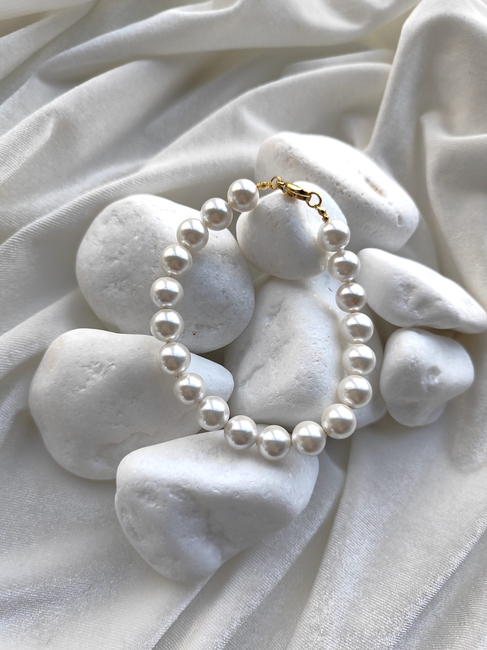 Perlų masės apyrankė