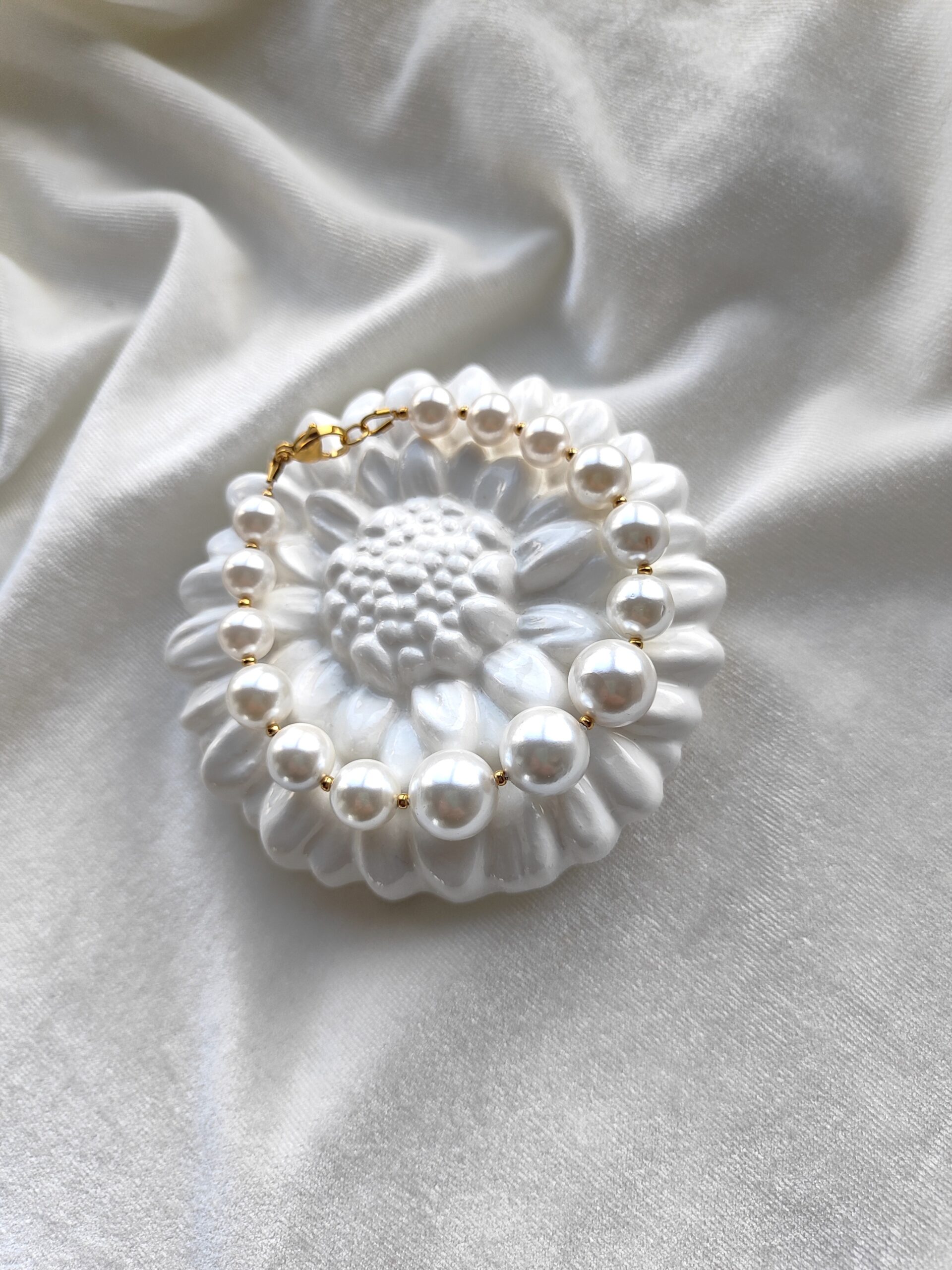 Perlų masės apyrankė