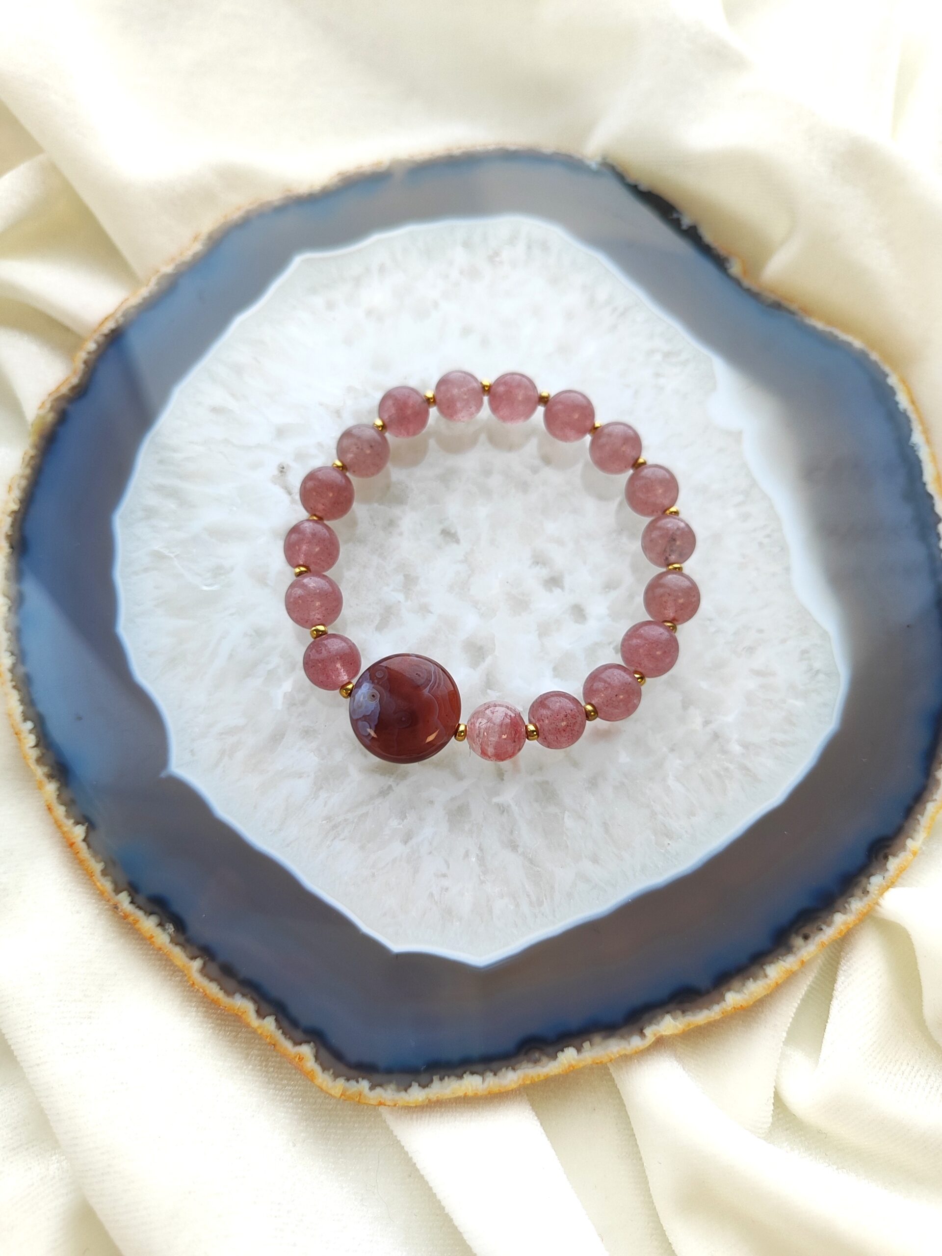 Braškinio kvarco ir agato apyrankė