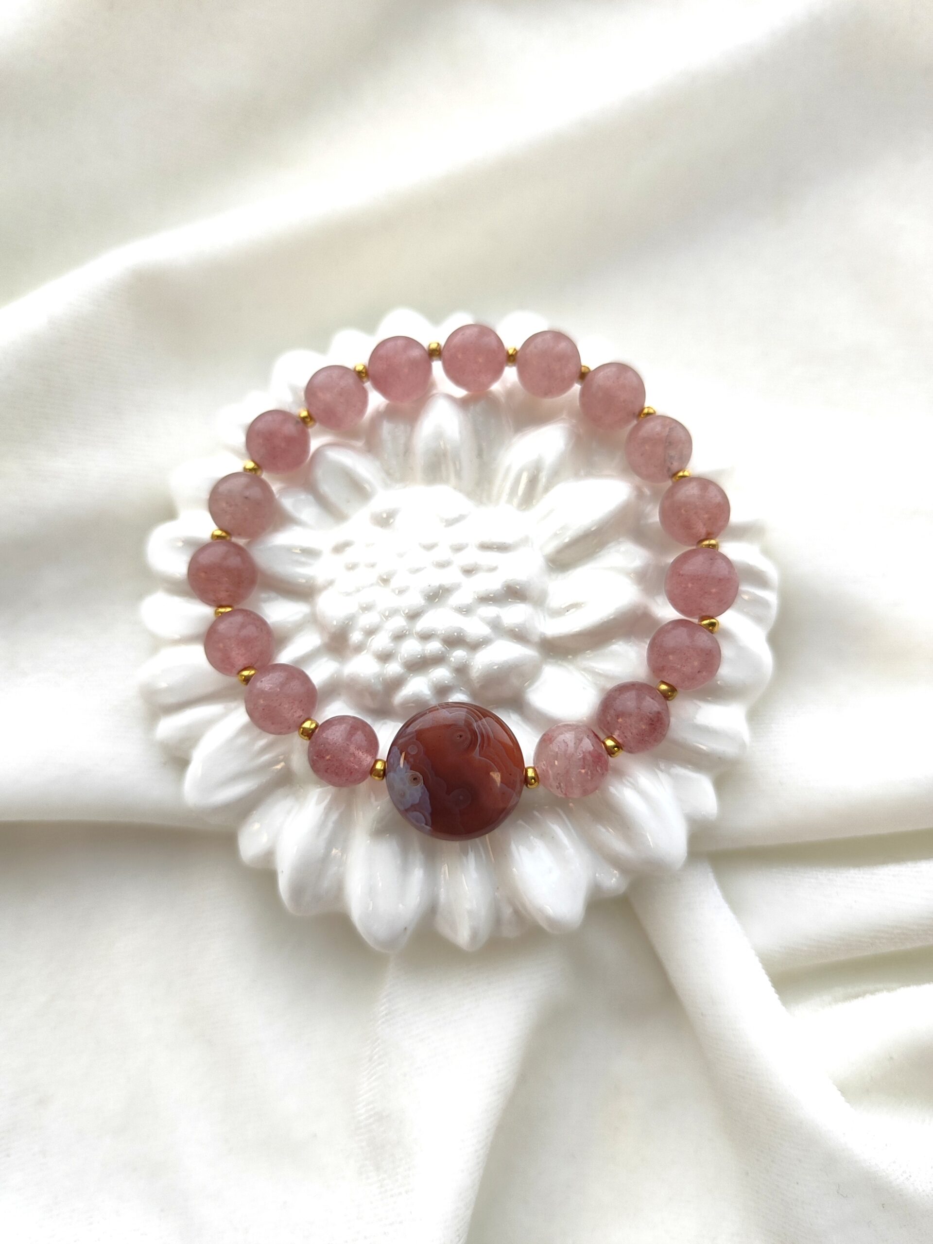 Braškinio kvarco ir agato apyrankė