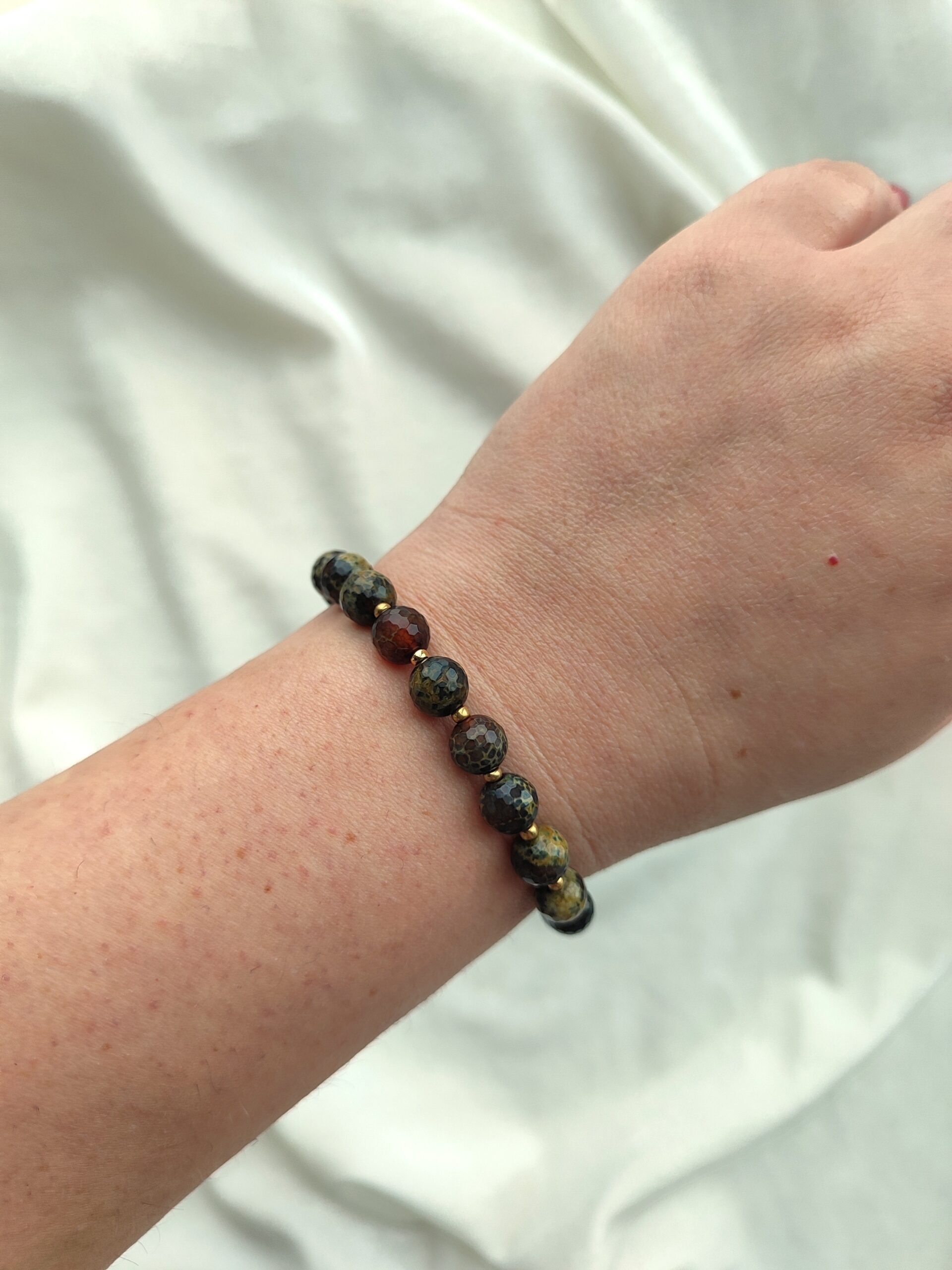 Natūralaus agato apyrankė