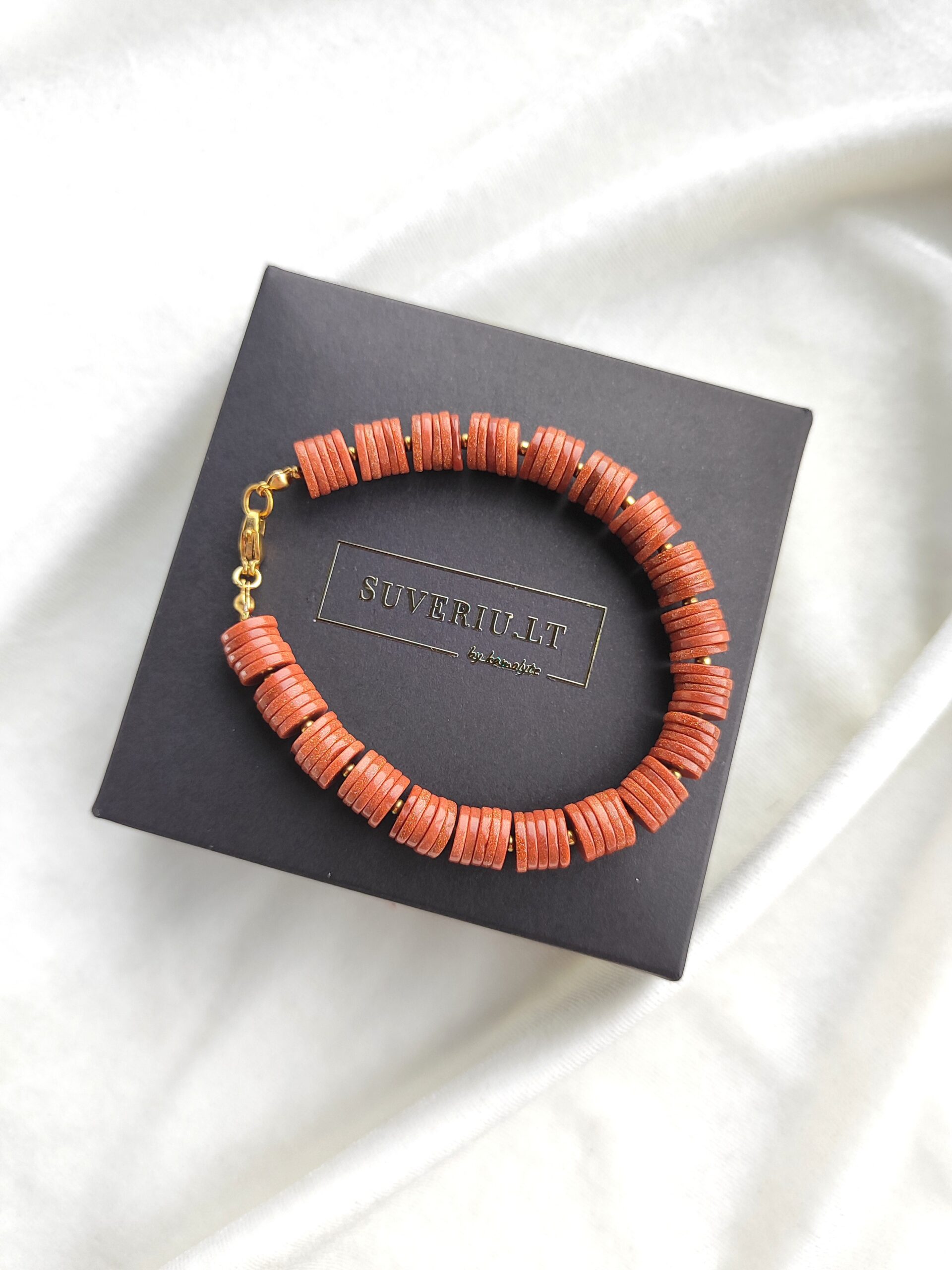 Saulės akmens apyrankė