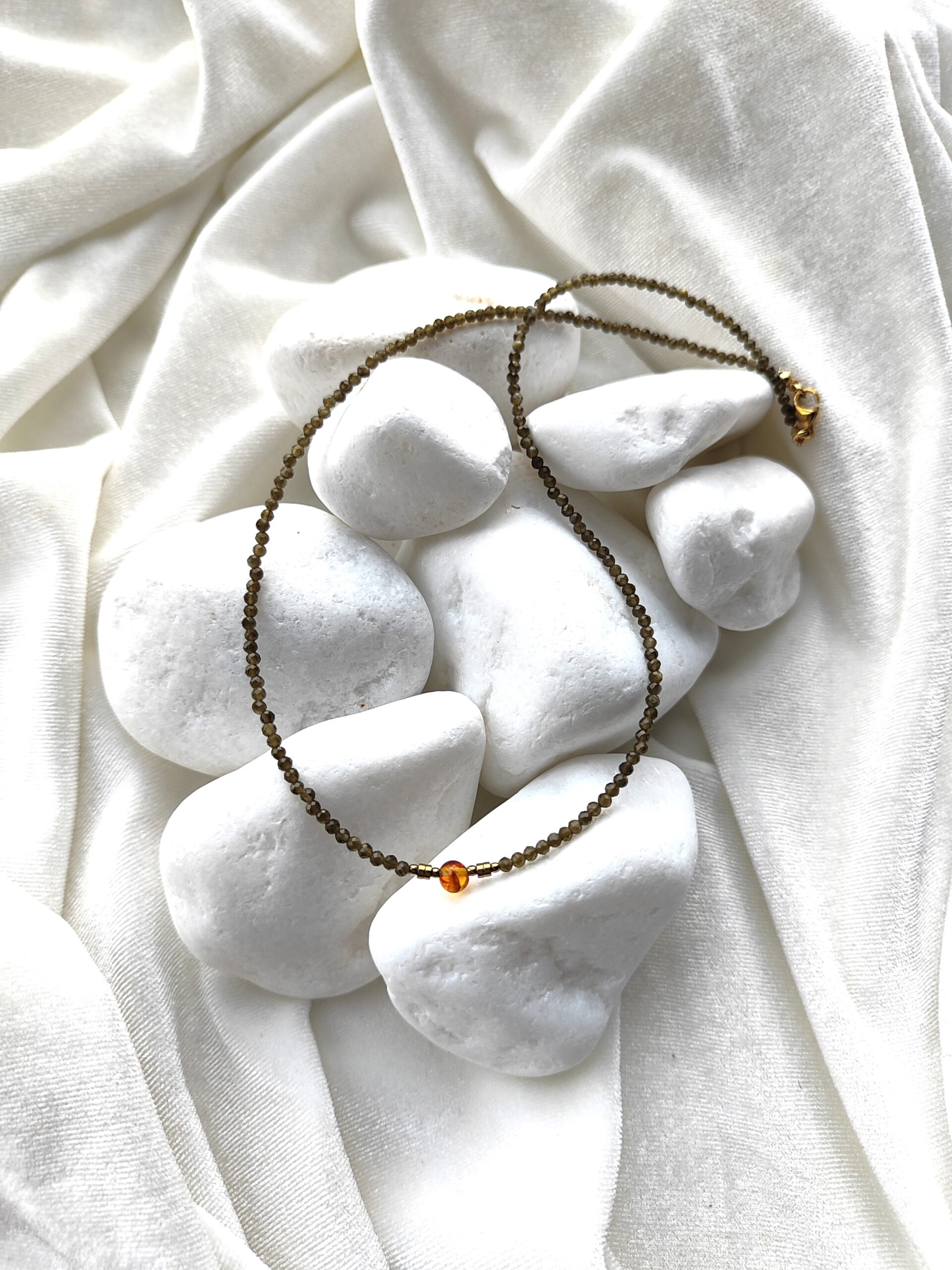 Auksinio obsidiano vėrinys