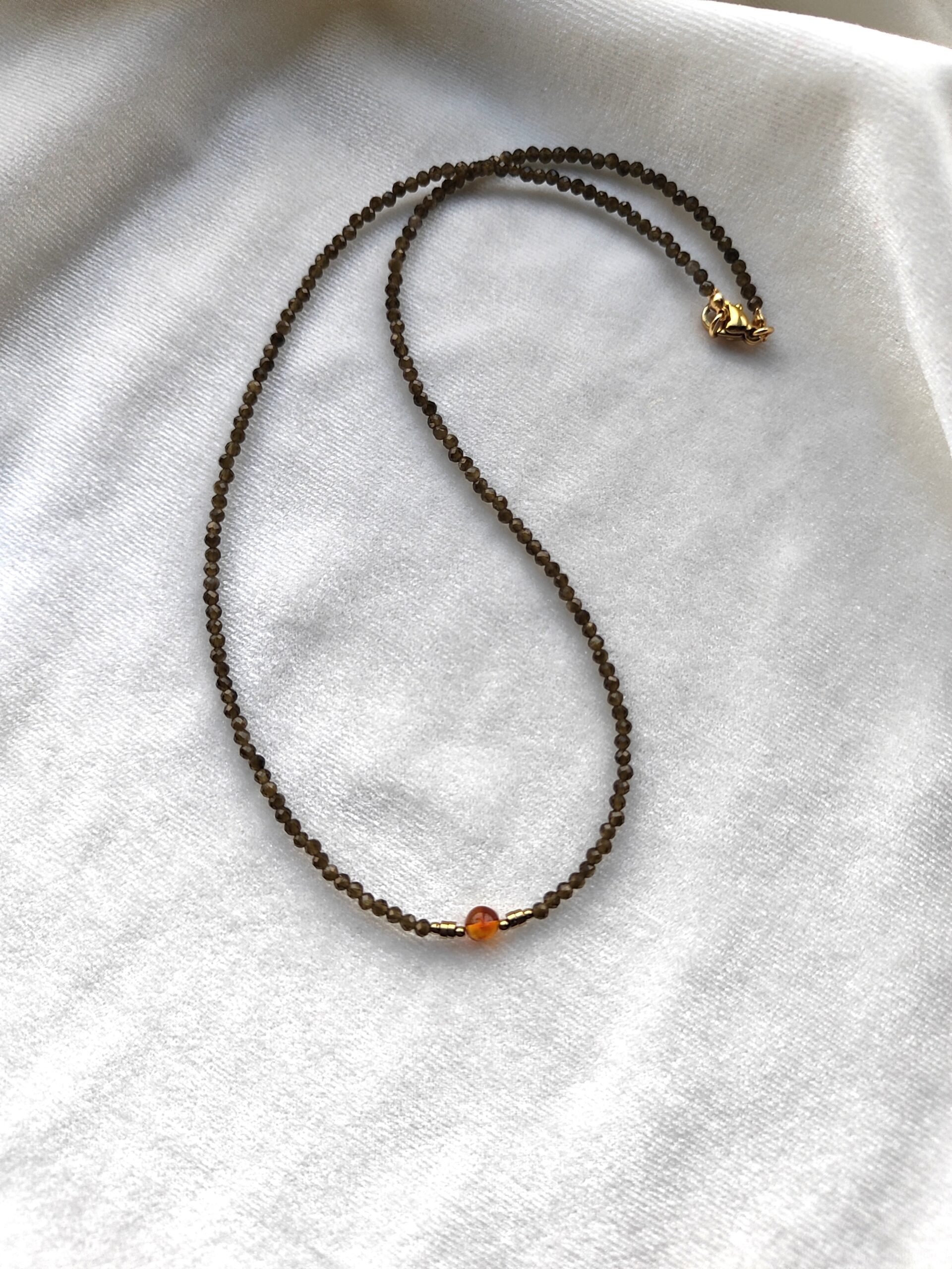 Auksinio obsidiano vėrinys