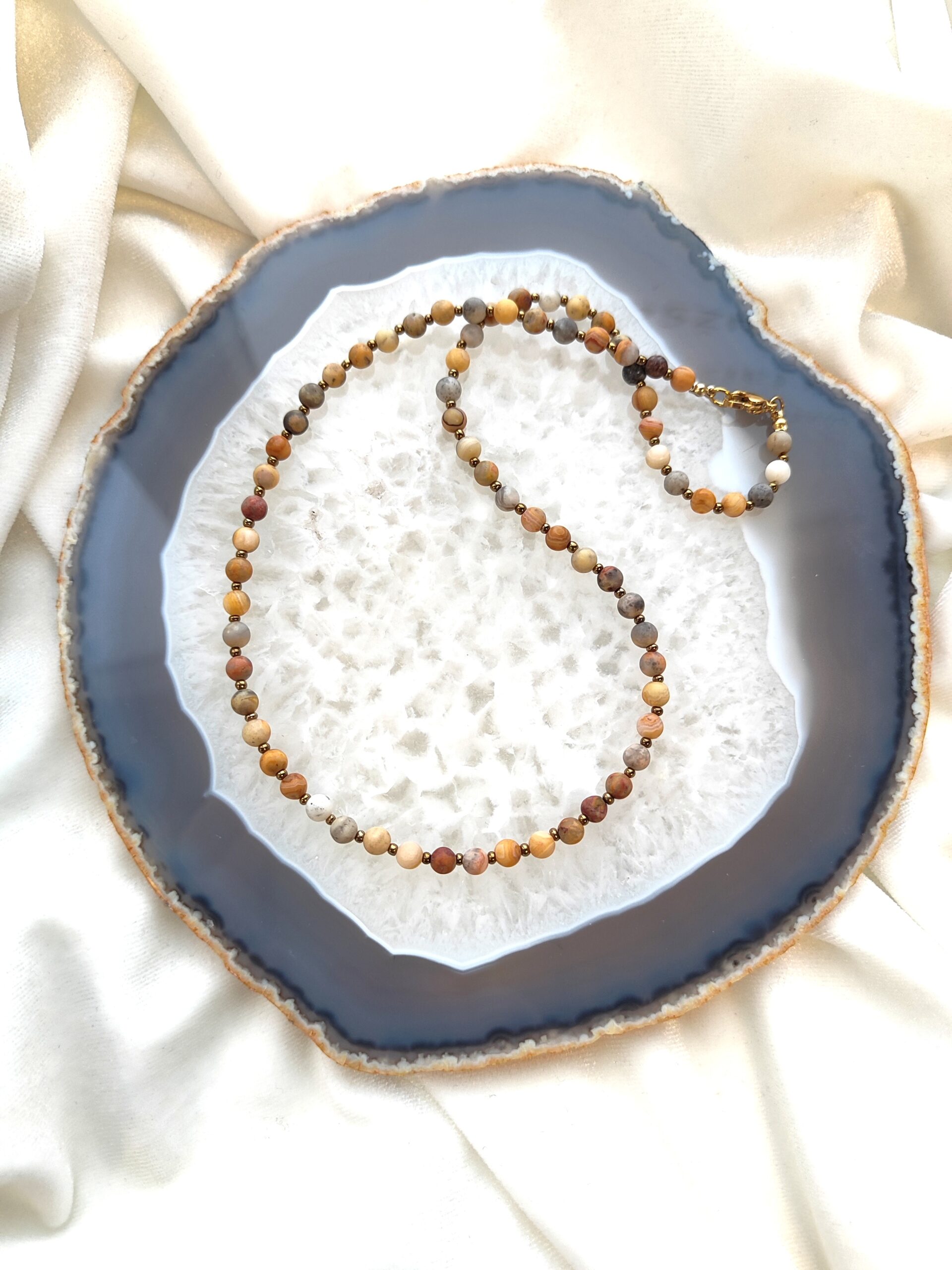 Matinio agato vėrinys