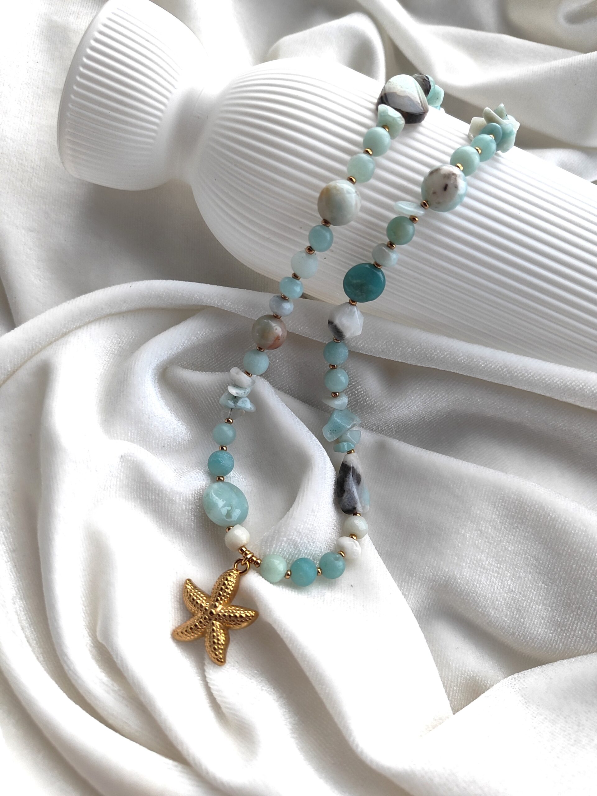 Amazonito vėrinys su pakabuku