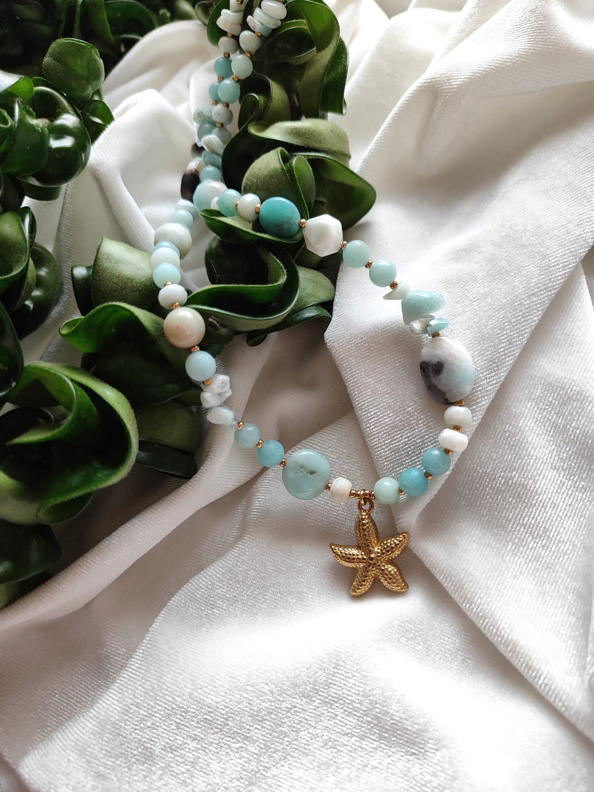 Amazonito vėrinys su pakabuku