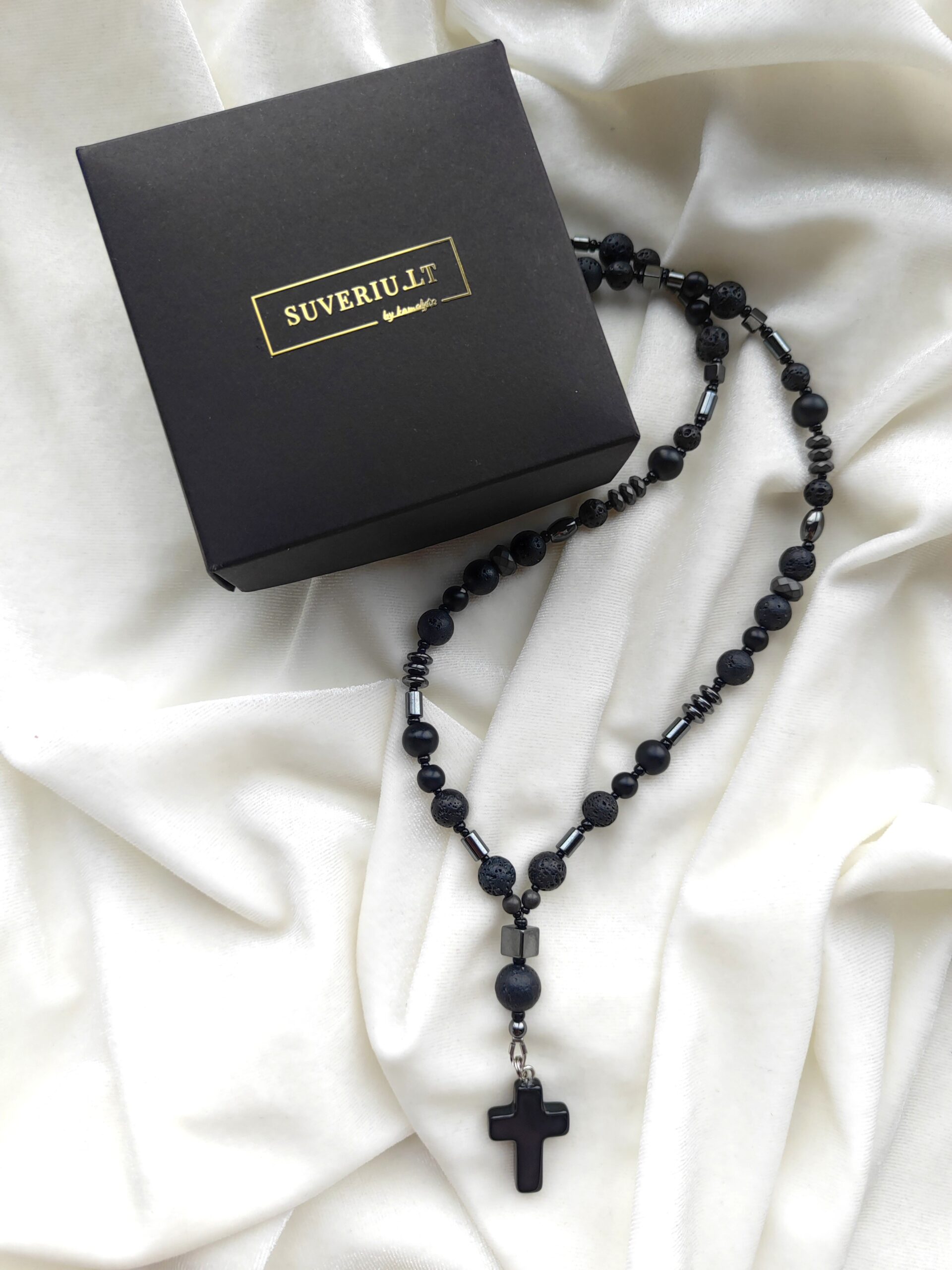 Vyriškas onikso, lavos ir hematito vėrinys