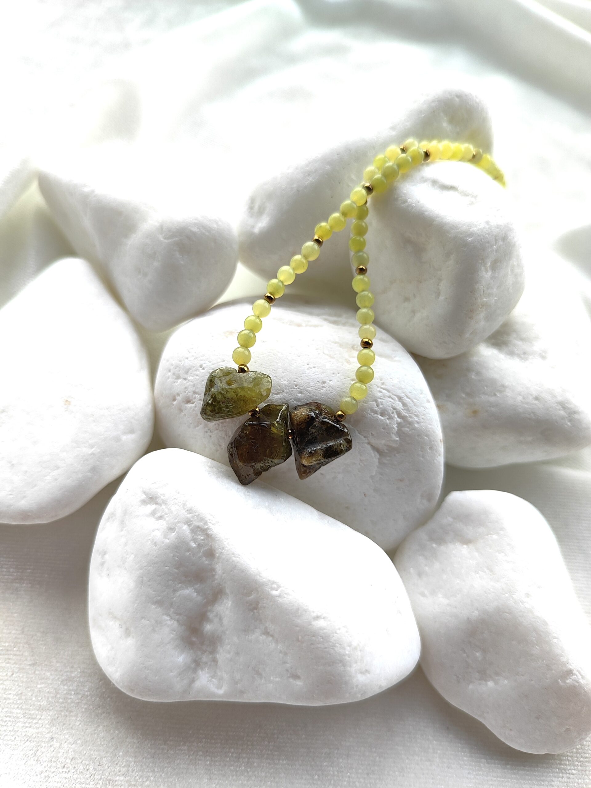 Žadeito ir granato vėrinys